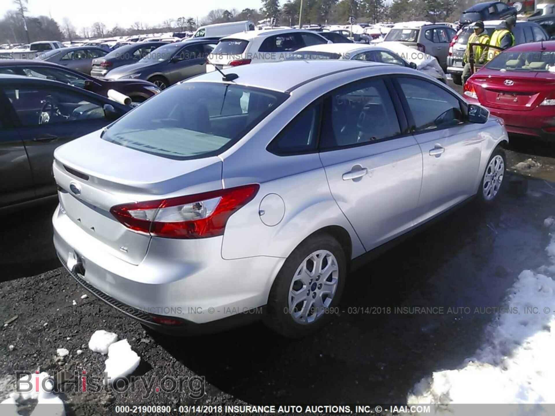 2012 Ford Focus - VIN: 1FAHP3F21CL287057 - Photo 4