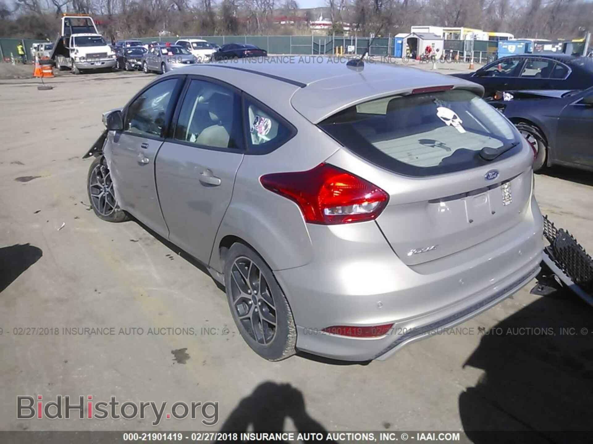 2015 Ford Focus - VIN: 1FADP3K23FL298621 - Photo 3