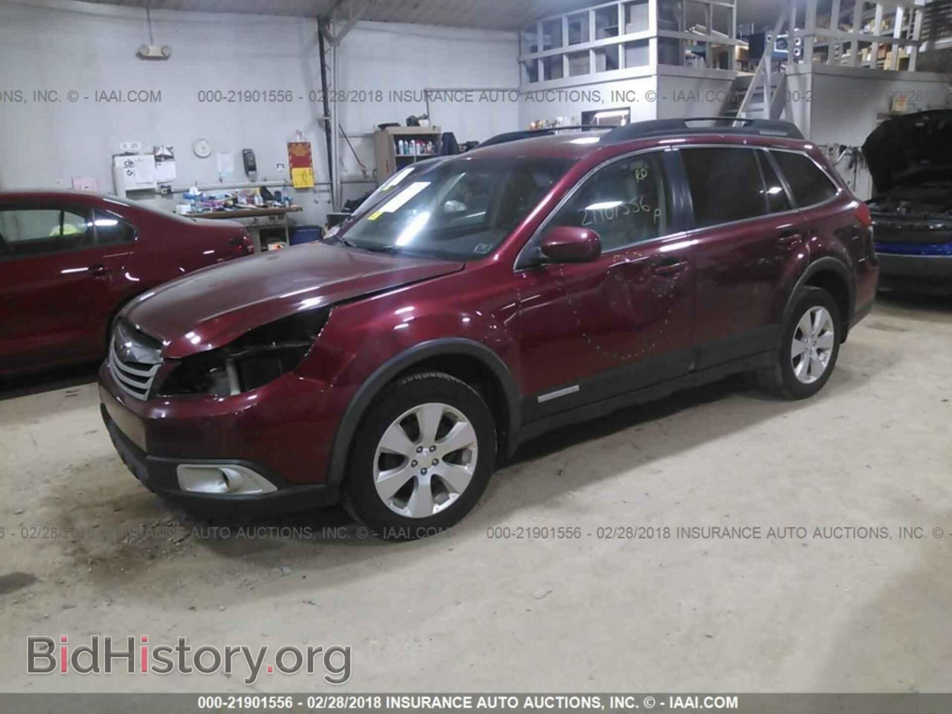 2011 Subaru Outback - VIN: 4S4BRBCC2B3359721 - Фото 2