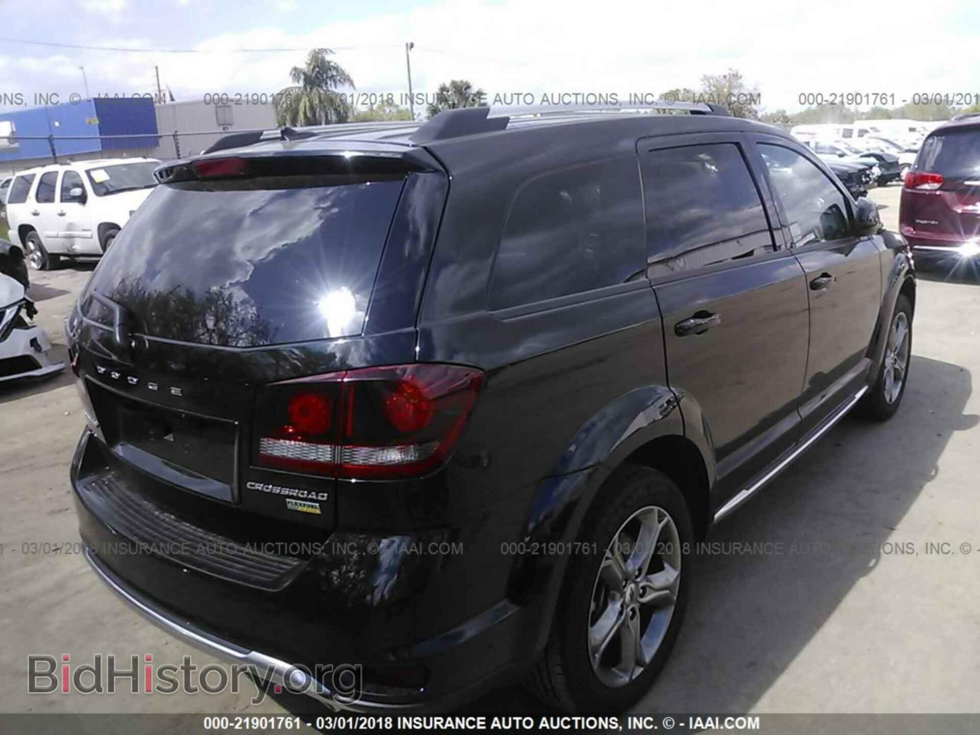 2018 Dodge Journey - VIN: 3C4PDCGG2JT216170 - Photo 4