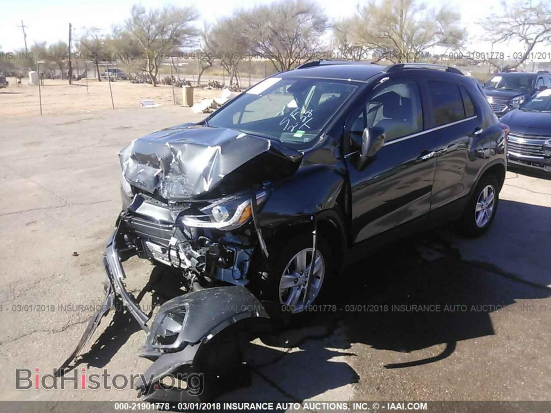 2017 Chevrolet Trax - VIN: 3GNCJLSB2HL274462 - Фото 2