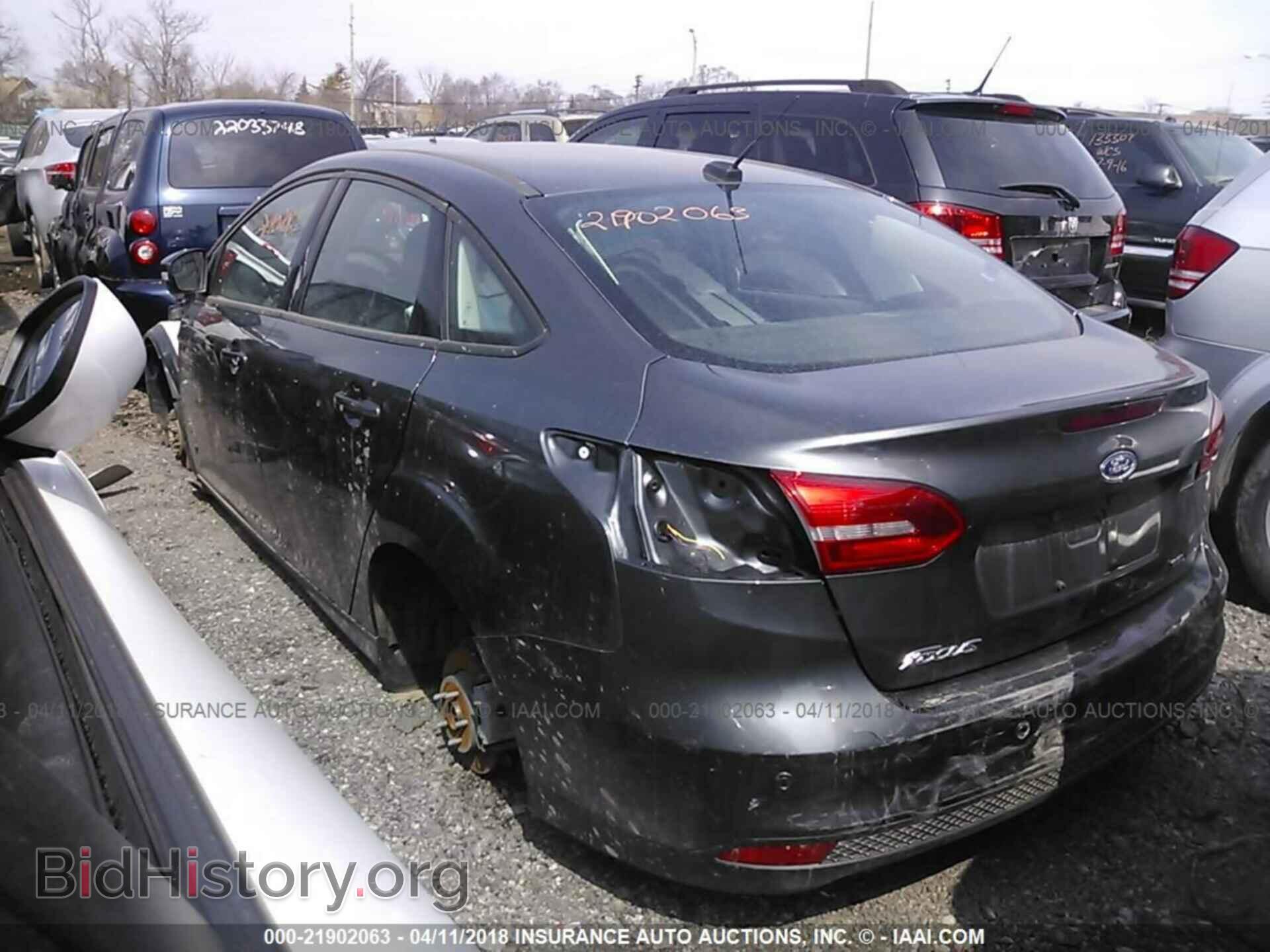 2017 Ford Focus - VIN: 1FADP3H28HL204145 - Фото 3