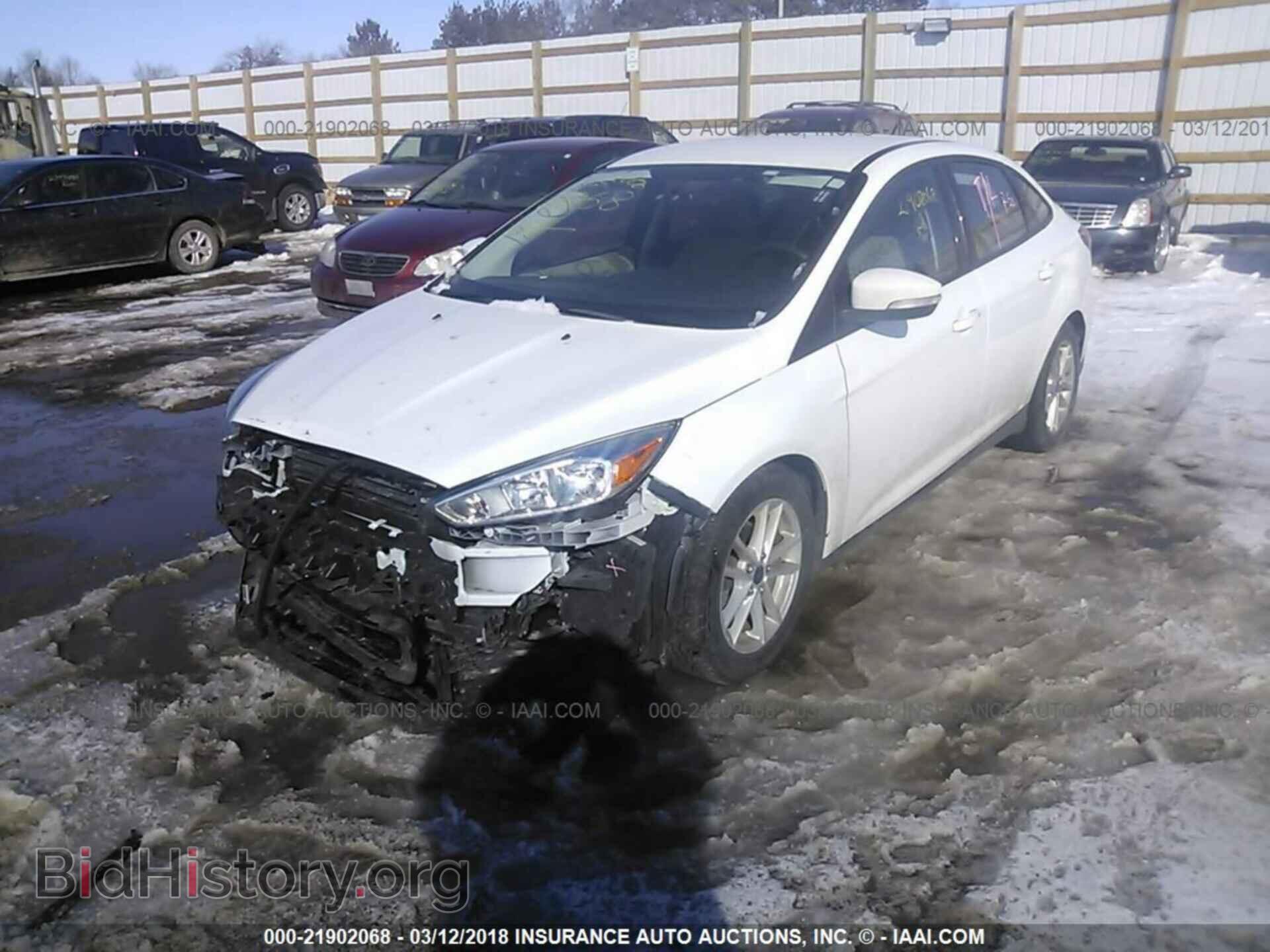 2016 Ford Focus - VIN: 1FADP3F27GL209628 - Photo 2