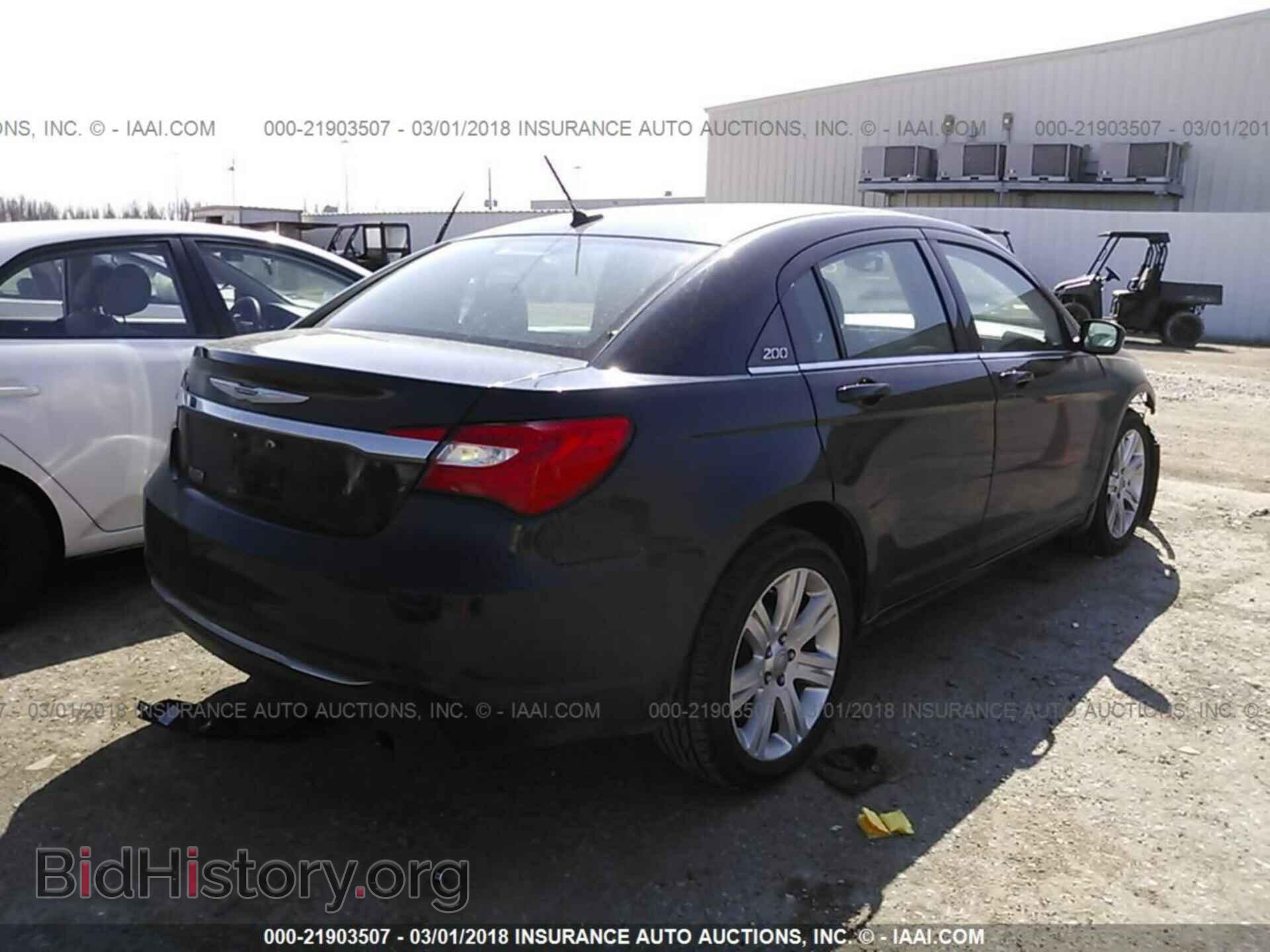 2013 Chrysler 200 - VIN: 1C3CCBBB1DN546768 - Фото 4
