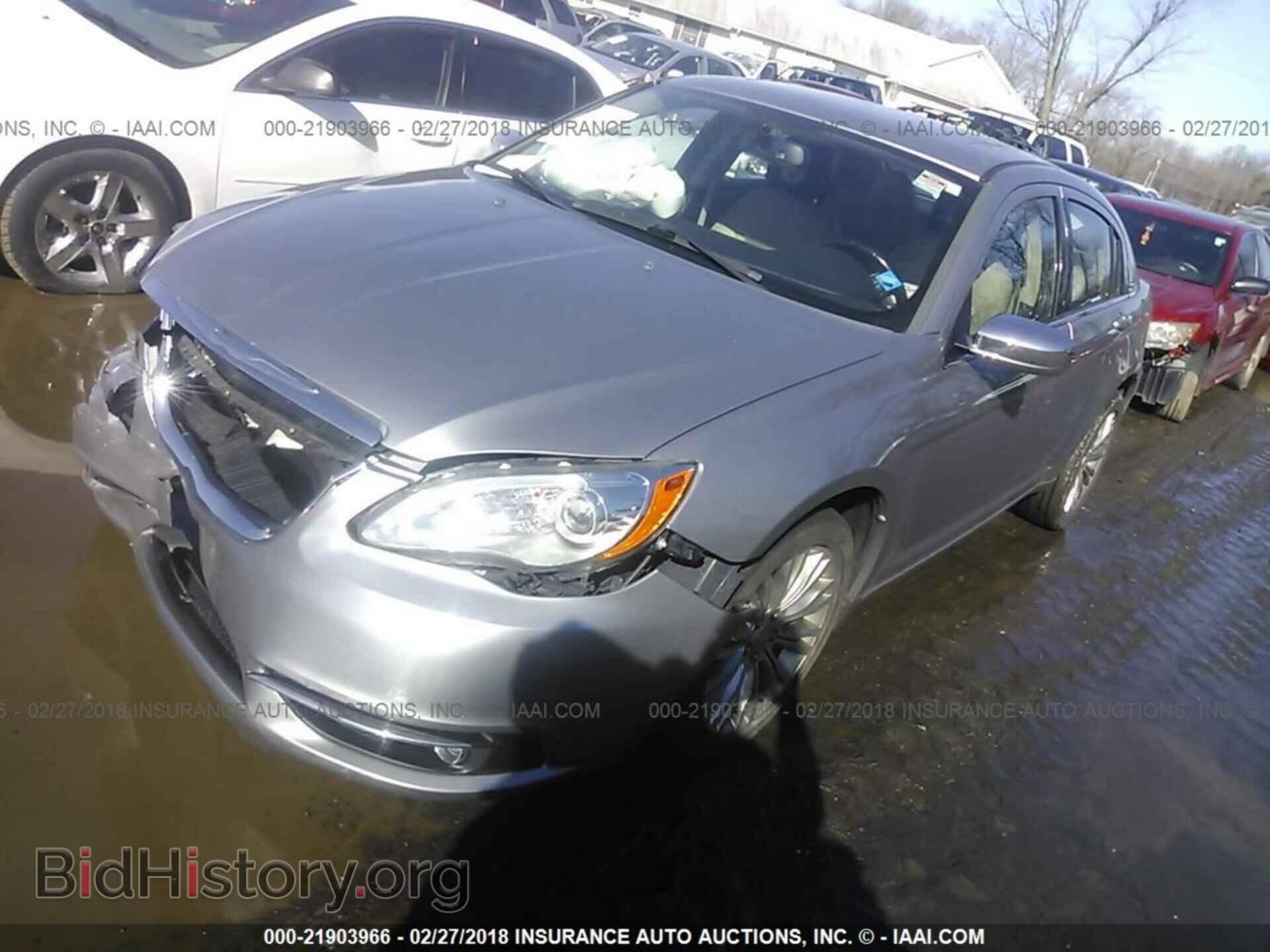 2013 Chrysler 200 - VIN: 1C3CCBCG1DN631944 - Photo 2