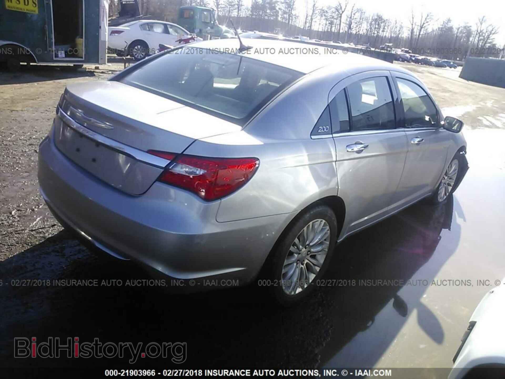 2013 Chrysler 200 - VIN: 1C3CCBCG1DN631944 - Photo 4