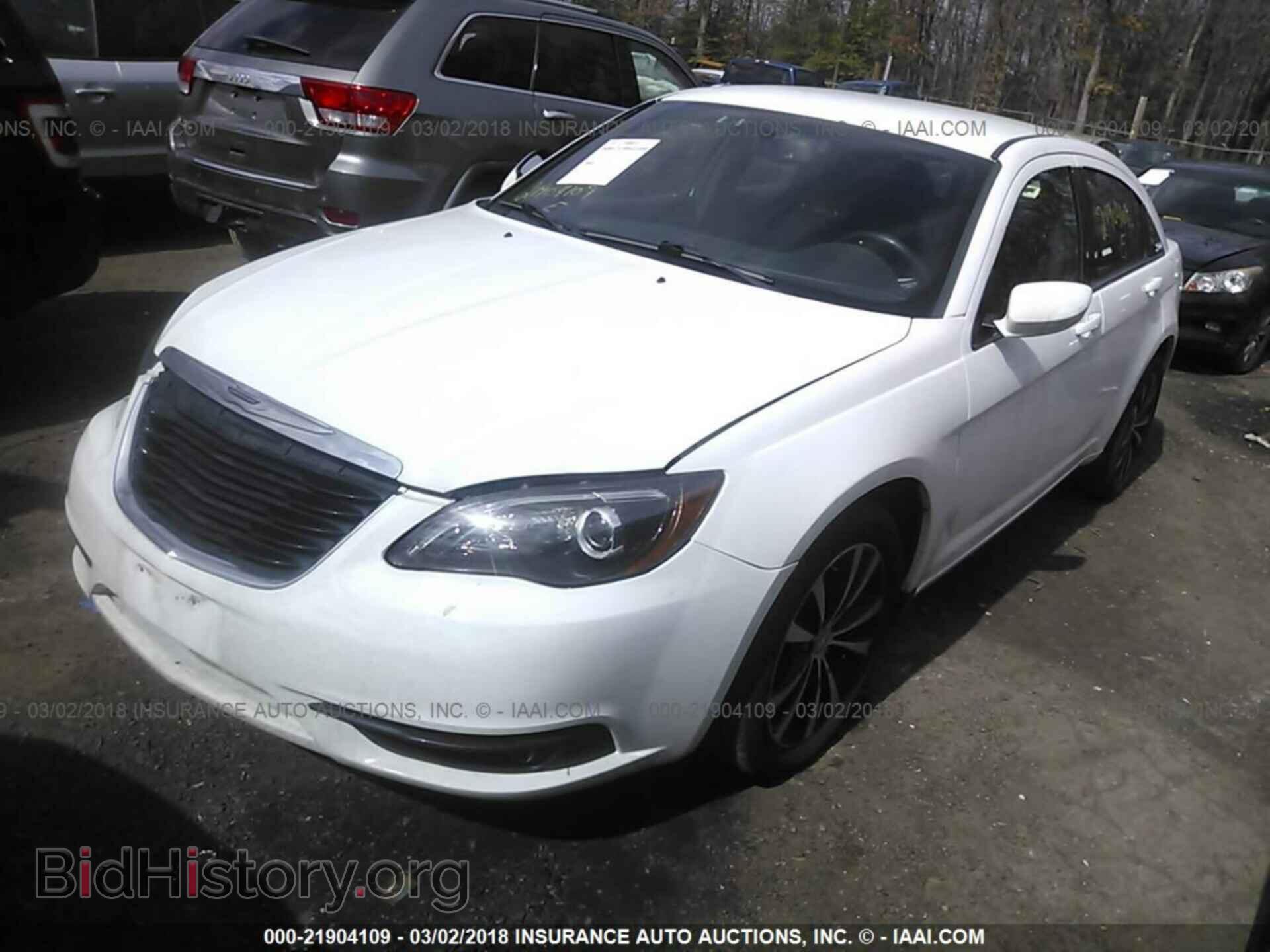 2013 Chrysler 200 - VIN: 1C3CCBBB6DN623392 - Photo 2