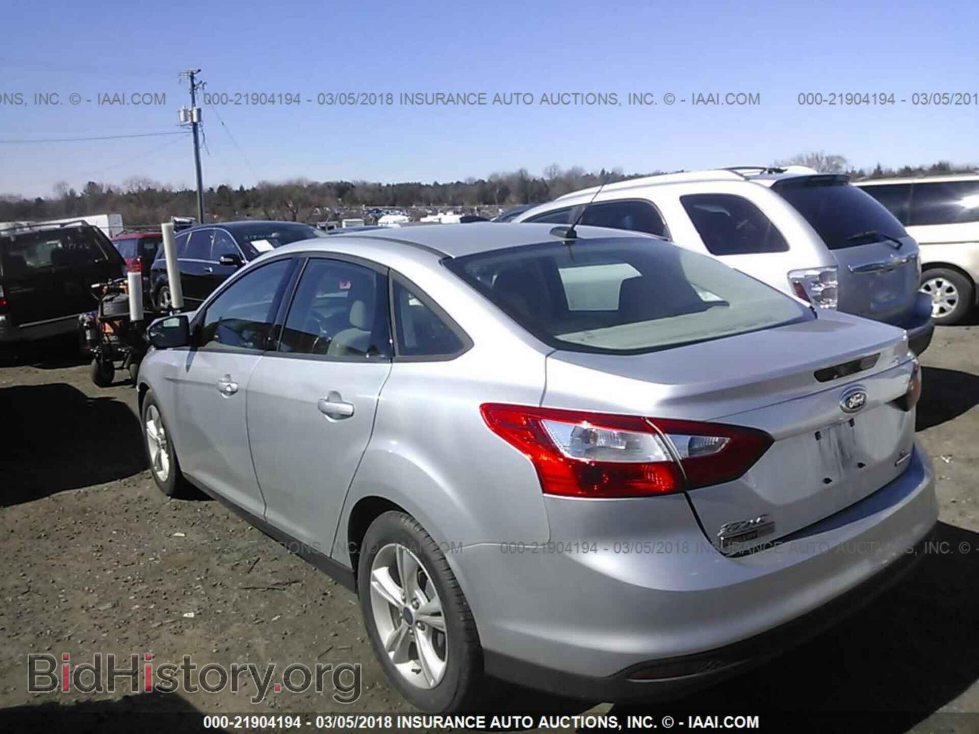 2014 Ford Focus - VIN: 1FADP3F2XEL458583 - Photo 3