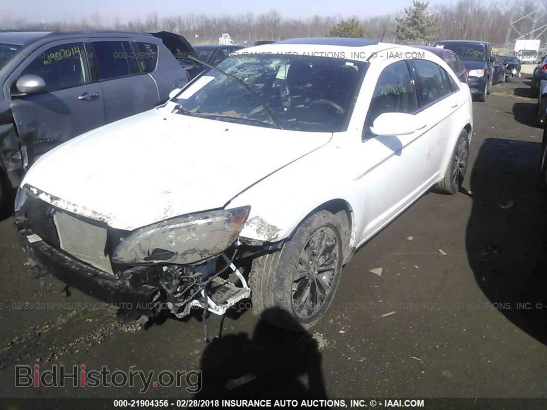 2014 Chrysler 200 - VIN: 1C3CCBCG5EN150869 - Photo 2