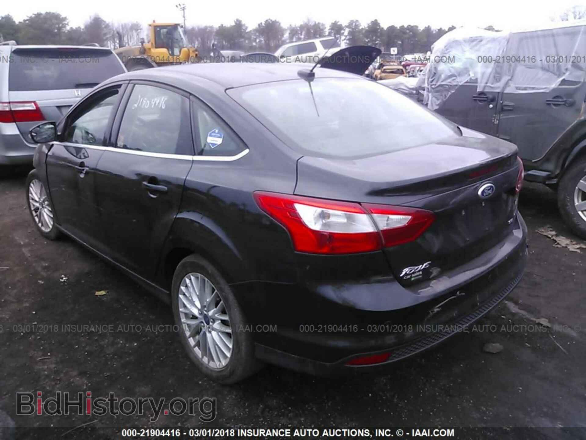 2012 Ford Focus - VIN: 1FAHP3H27CL410793 - Photo 3