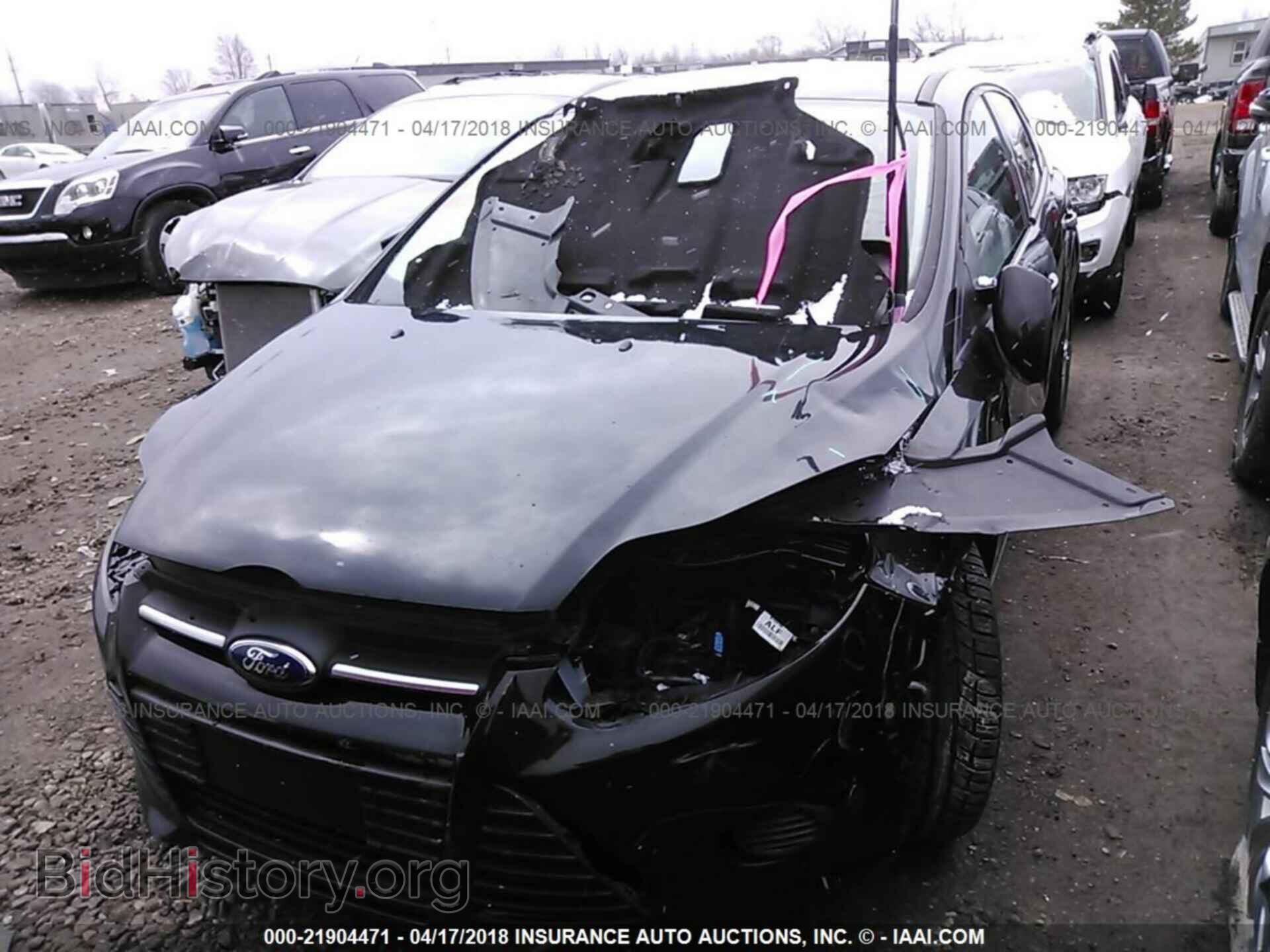 2013 Ford Focus - VIN: 1FADP3F25DL262002 - Фото 2