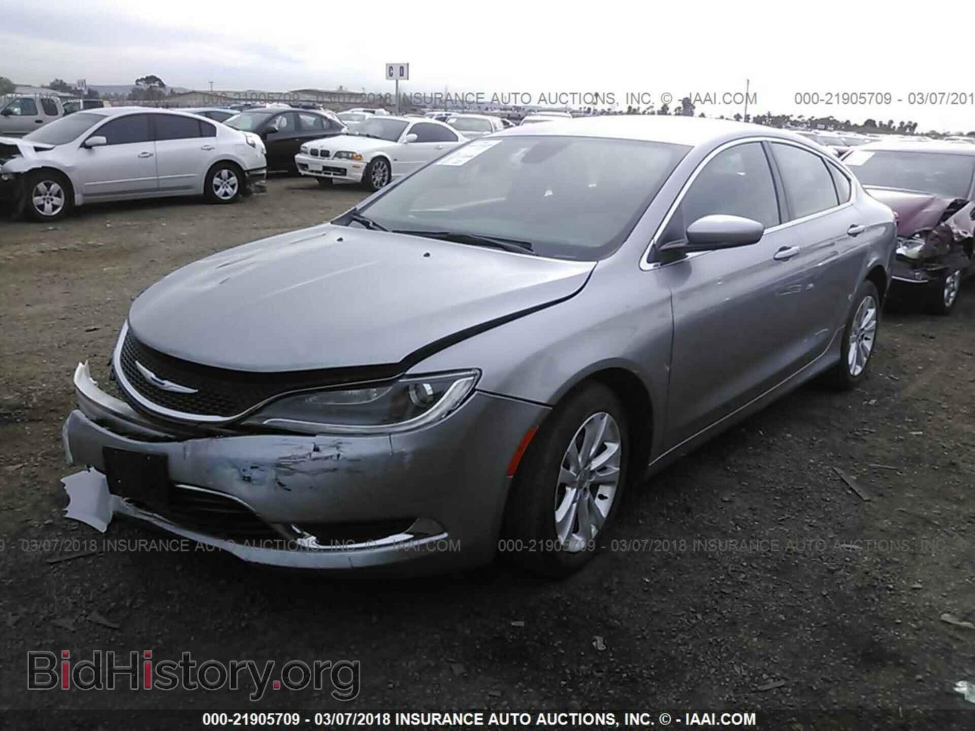 2015 Chrysler 200 - VIN: 1C3CCCAB8FN600156 - Photo 2