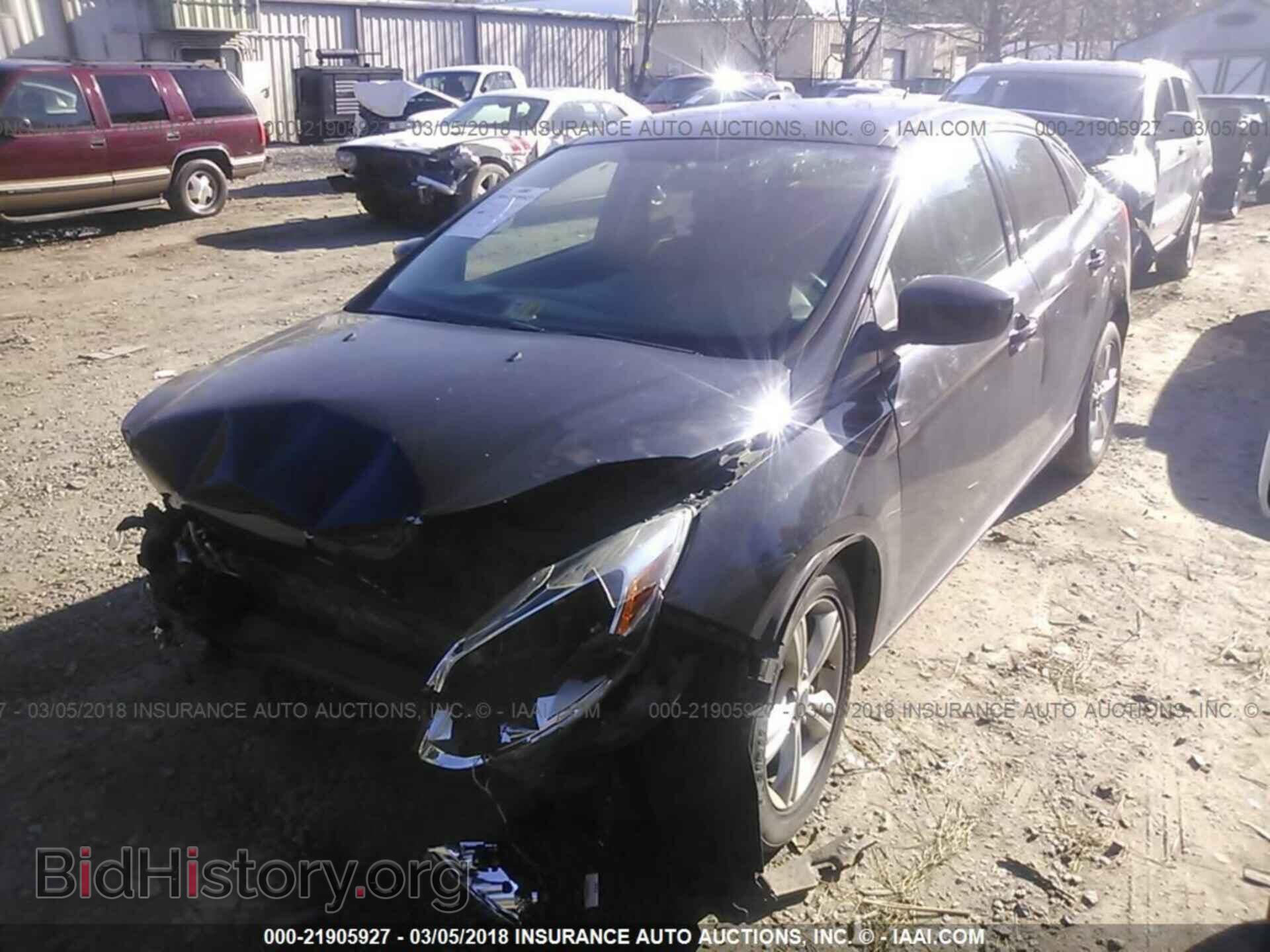 2012 Ford Focus - VIN: 1FAHP3F24CL415288 - Photo 2