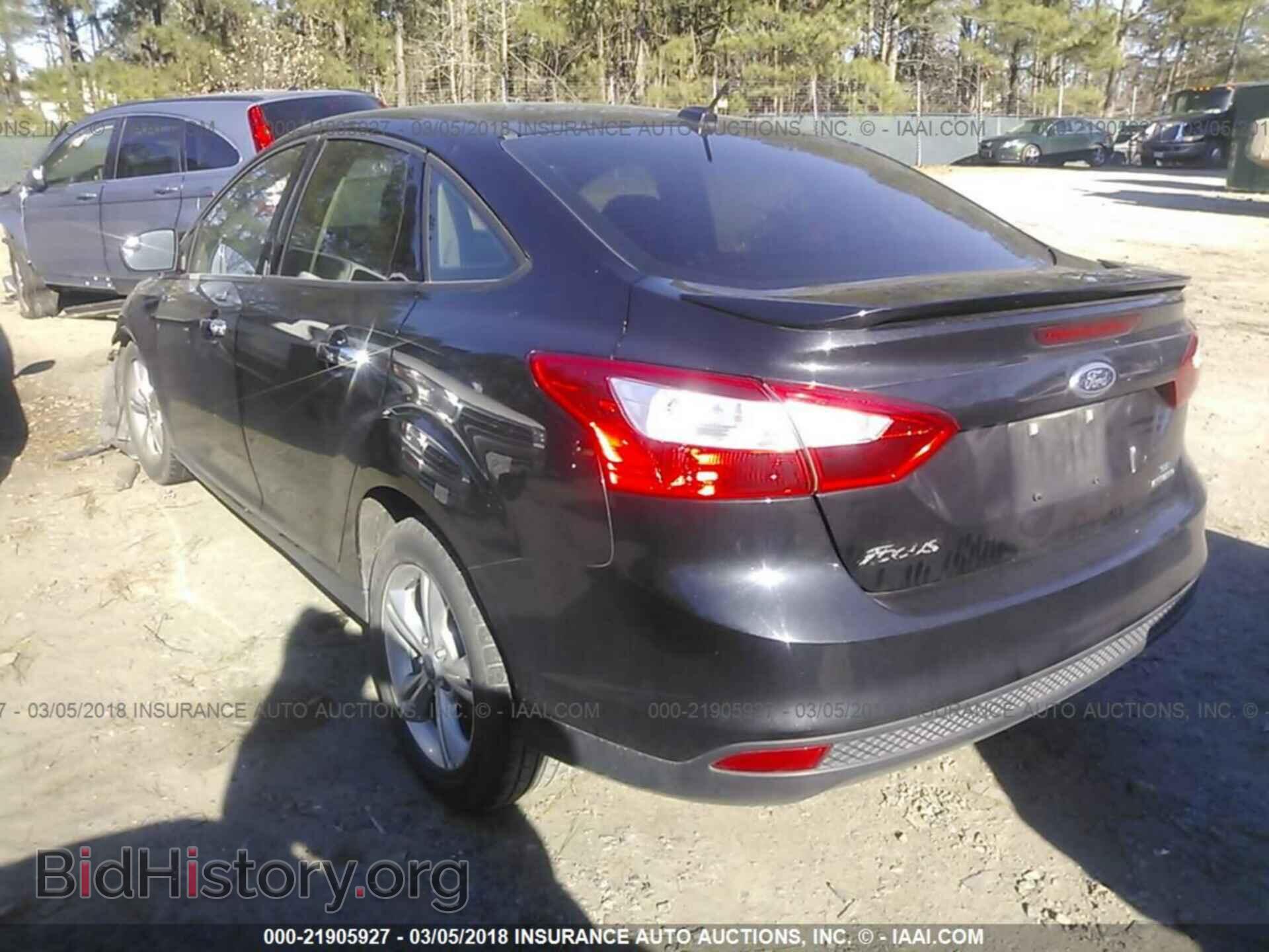 2012 Ford Focus - VIN: 1FAHP3F24CL415288 - Photo 3