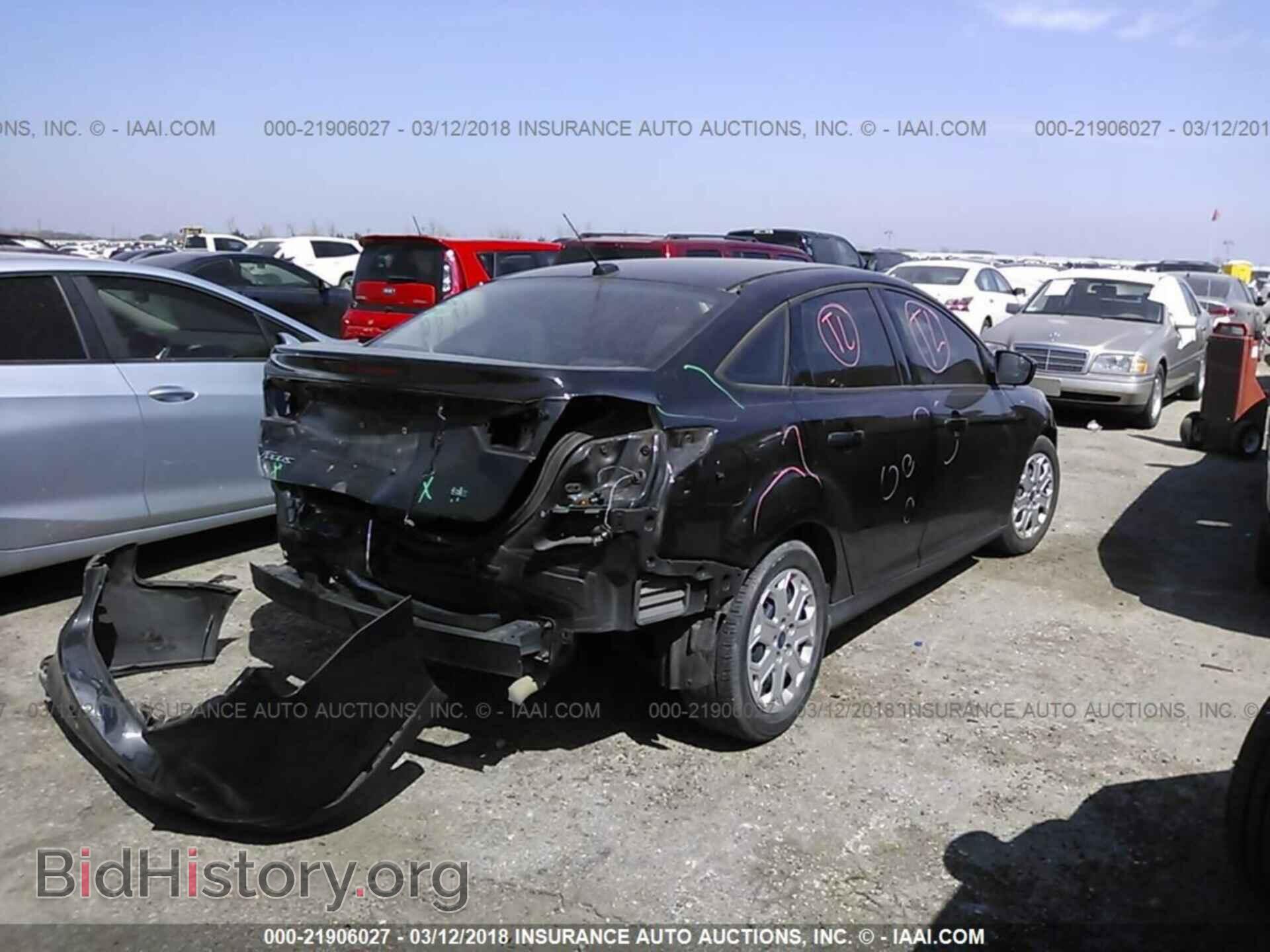 2012 Ford Focus - VIN: 1FAHP3F28CL312780 - Photo 4