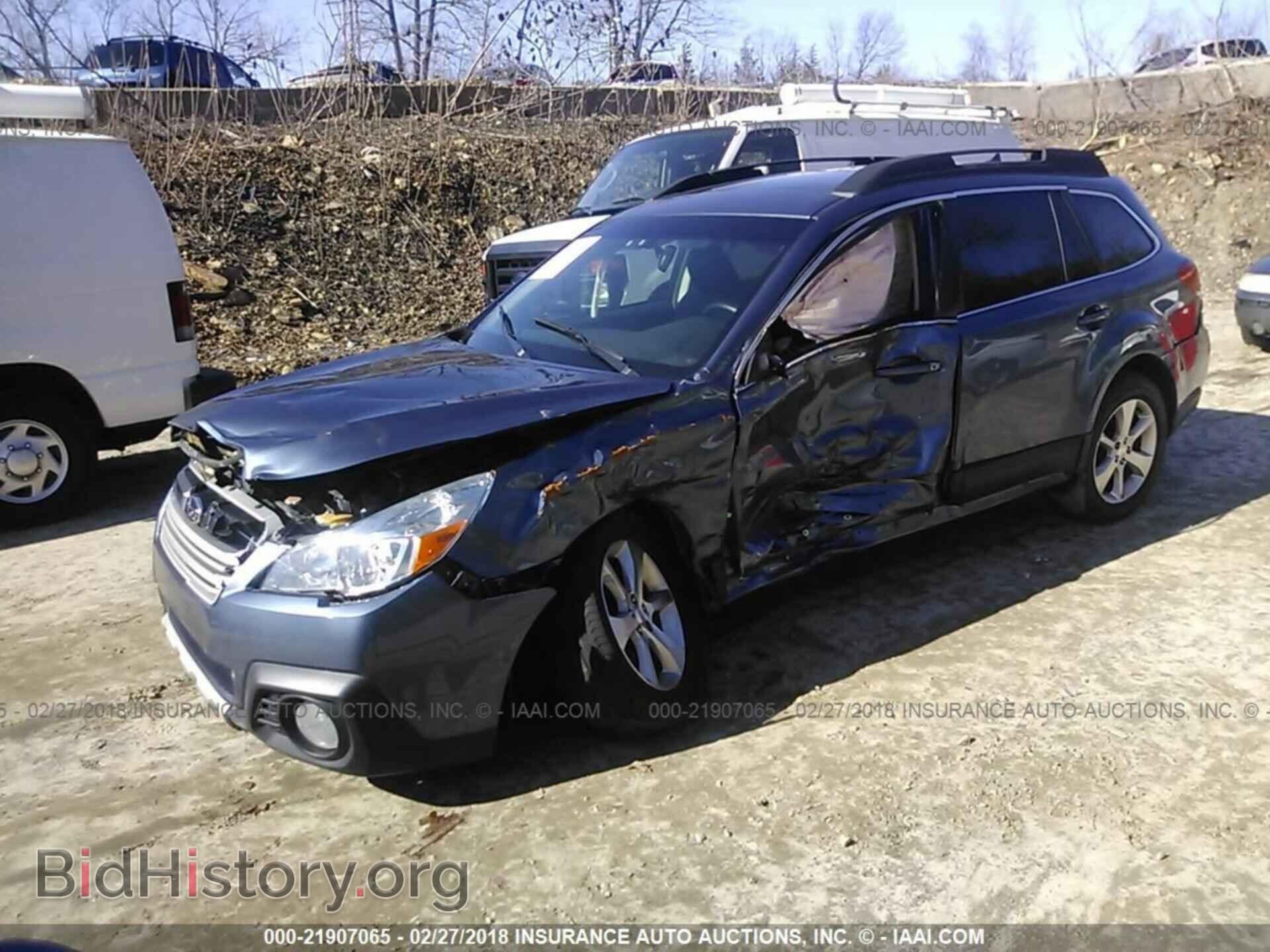 2014 Subaru Outback - VIN: 4S4BRBLC6E3203590 - Фото 2