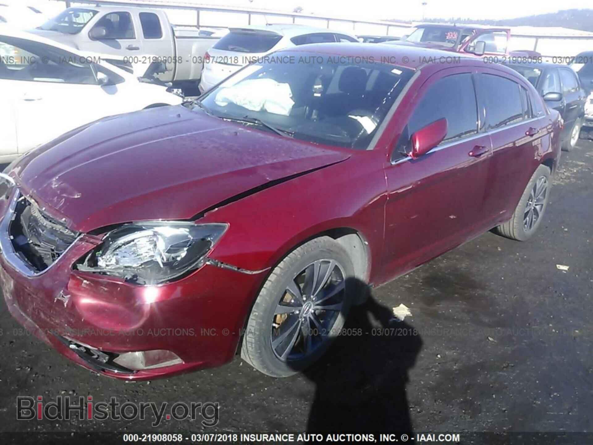 2013 Chrysler 200 - VIN: 1C3CCBBB7DN706751 - Фото 2