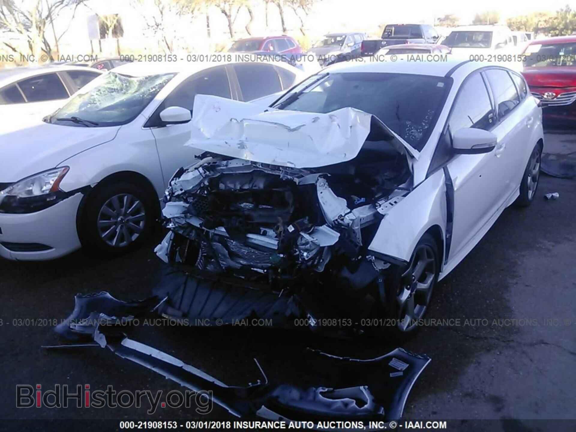 2017 Ford Focus - VIN: 1FADP3L92HL334202 - Photo 2