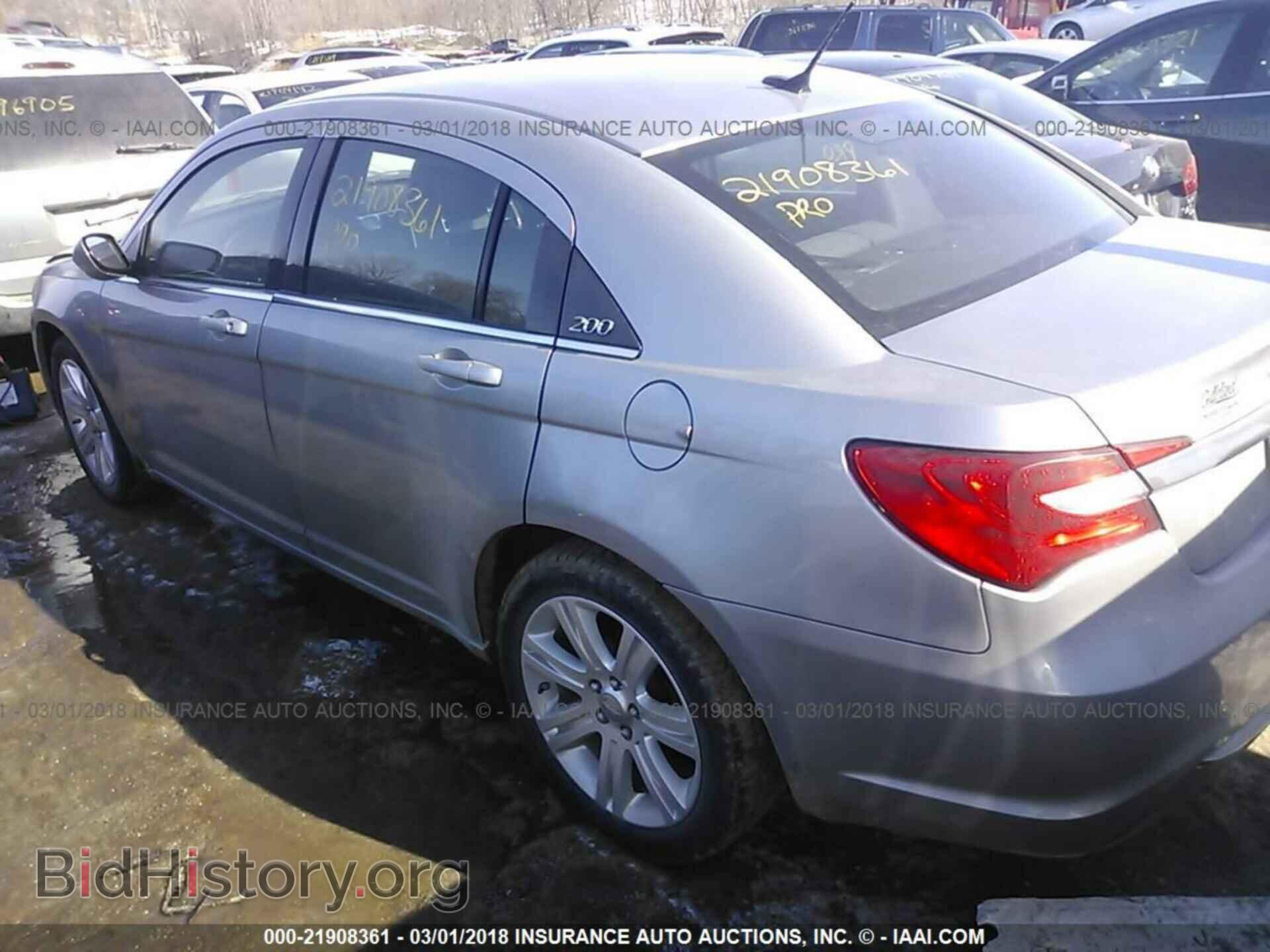 2013 Chrysler 200 - VIN: 1C3CCBAB2DN705489 - Фото 3