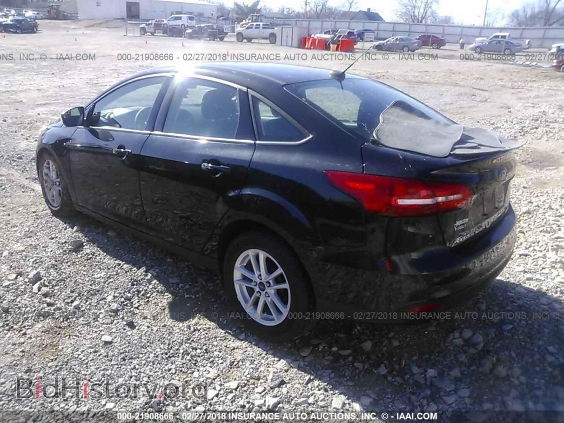 2015 Ford Focus - VIN: 1FADP3F23FL219412 - Photo 3