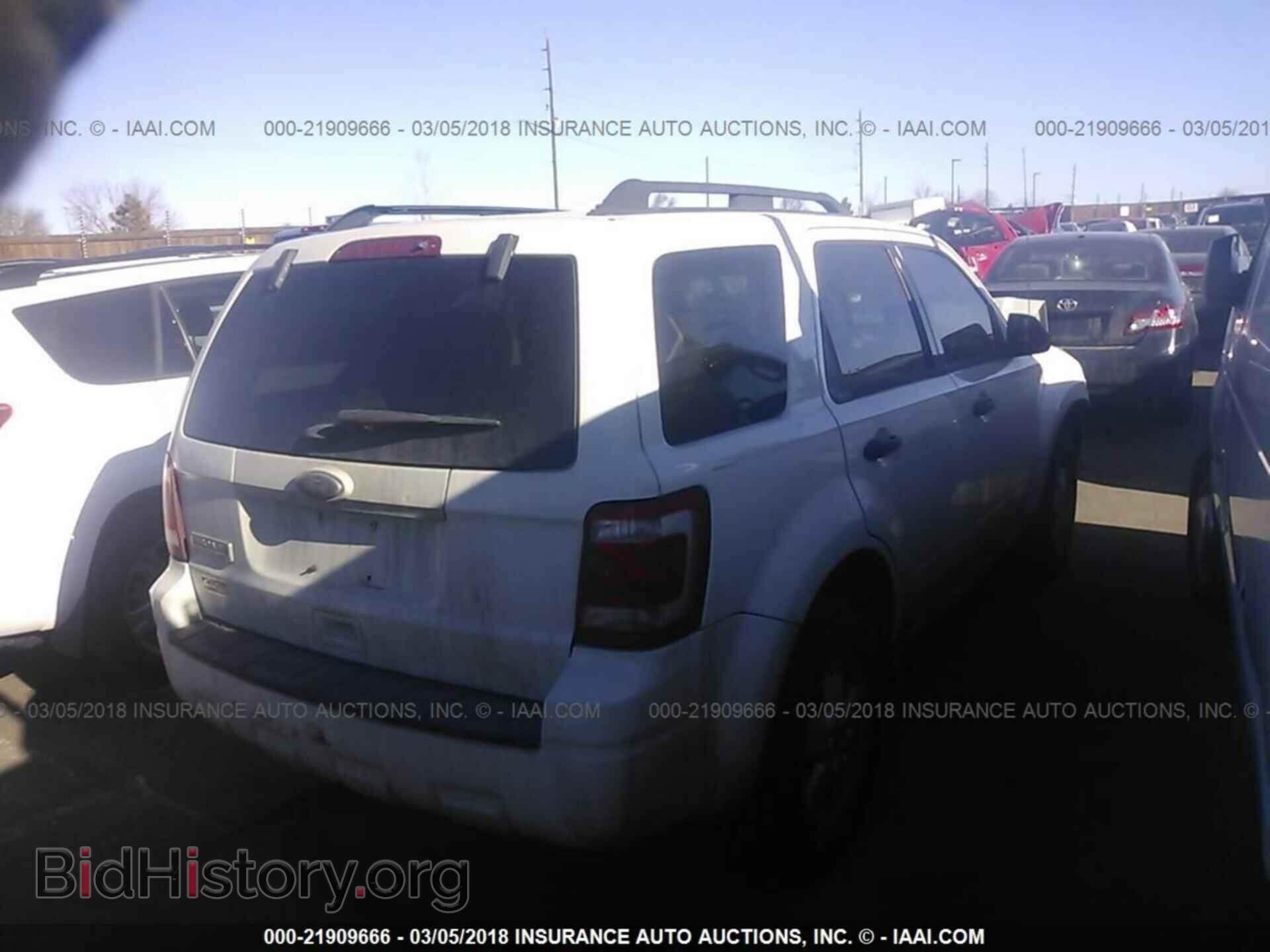 2012 Ford Escape - VIN: 1FMCU9D75CKC35009 - Photo 4