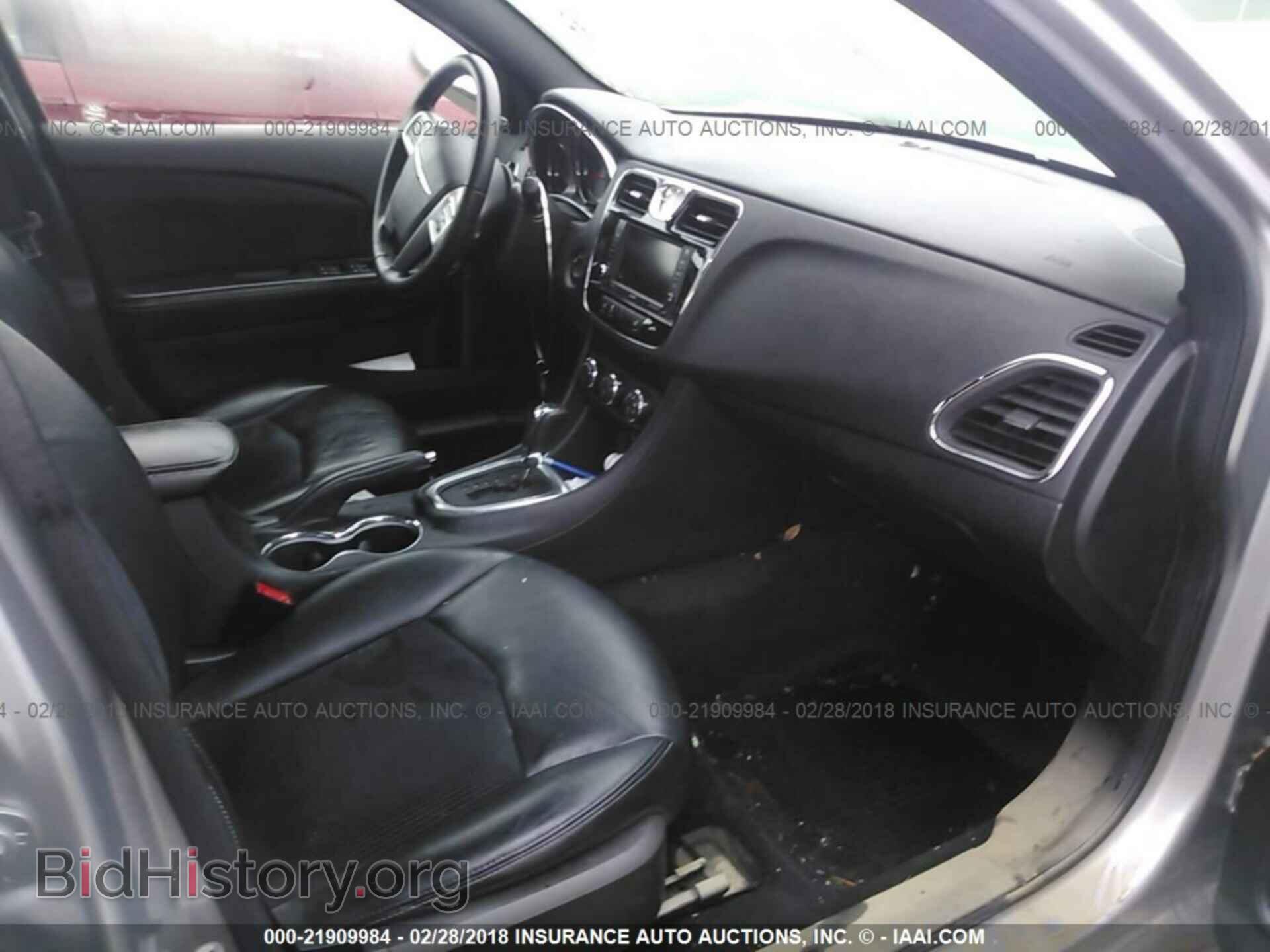 2014 Chrysler 200 - VIN: 1C3CCBCG4EN151575 - Photo 5