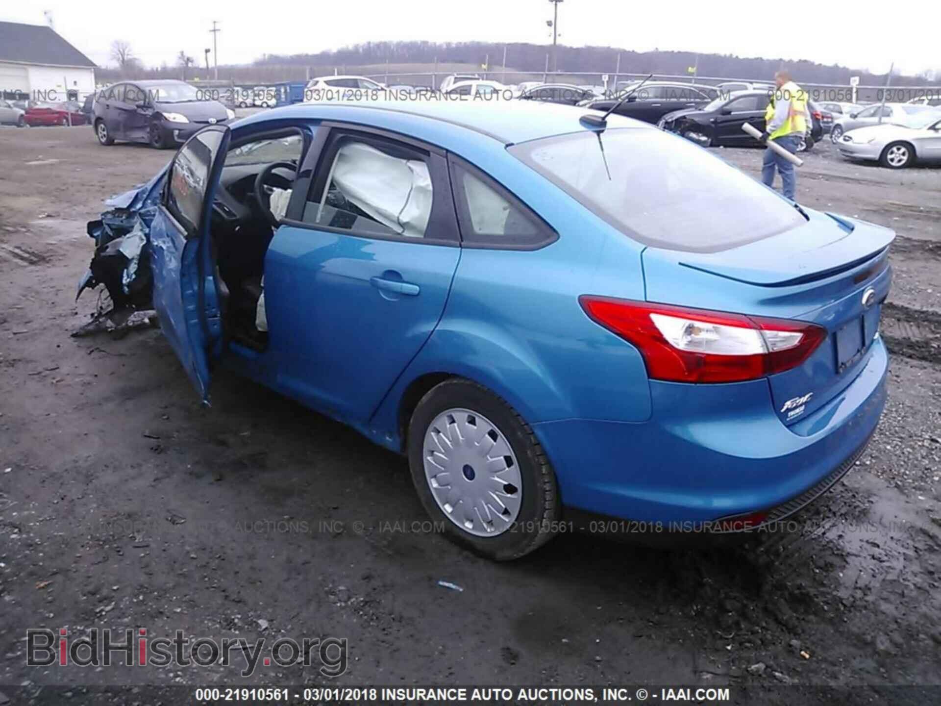 2012 Ford Focus - VIN: 1FAHP3F23CL283298 - Фото 3