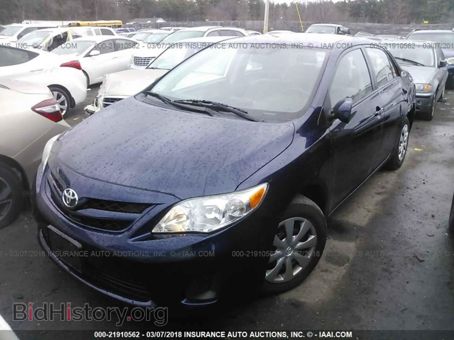 2011 Toyota Corolla - VIN: 2T1BU4EEXBC690566 - Фото 2