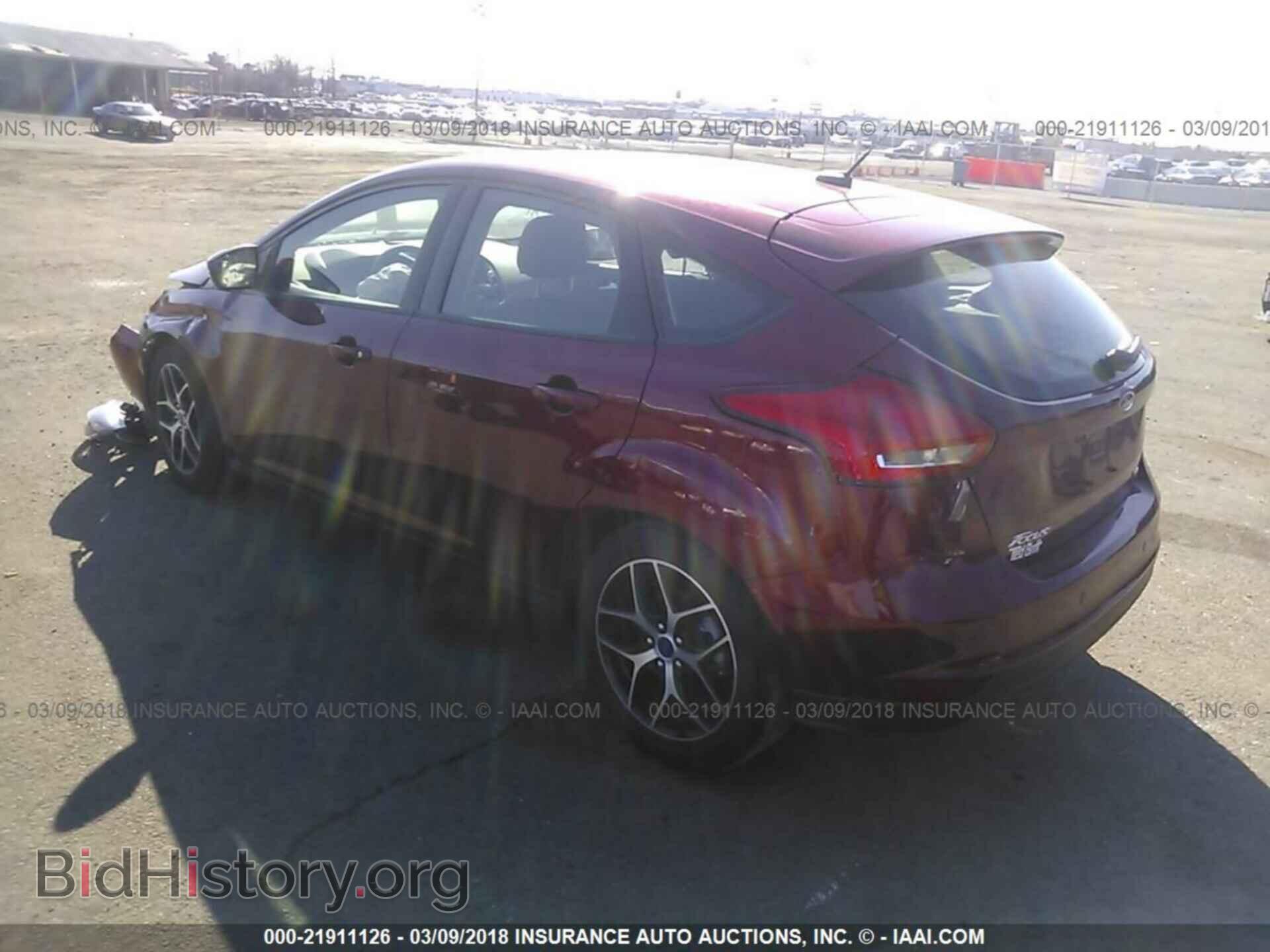 2017 Ford Focus - VIN: 1FADP3M20HL302253 - Photo 3