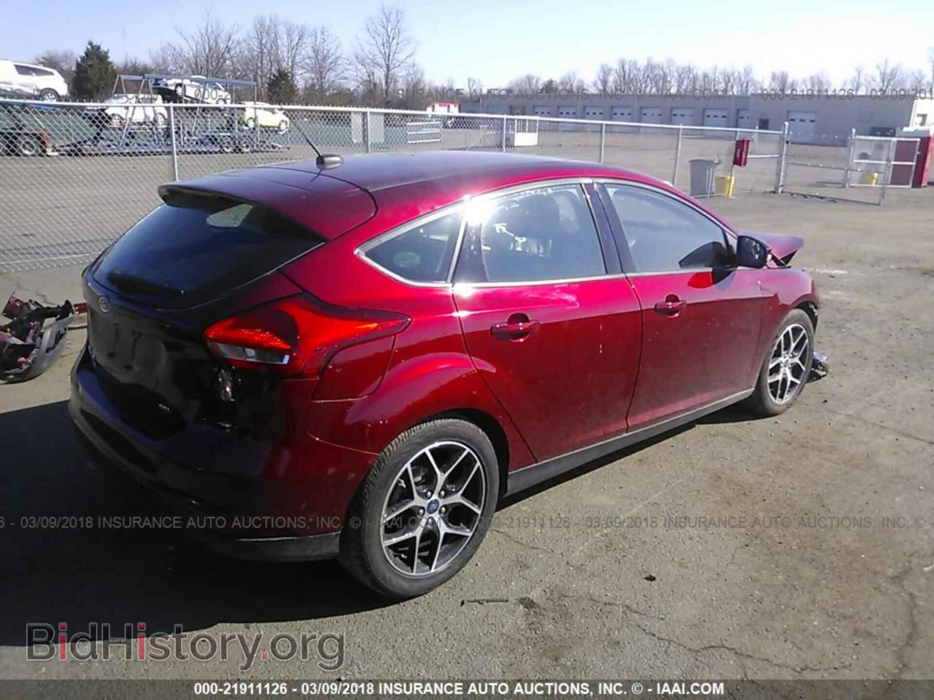 2017 Ford Focus - VIN: 1FADP3M20HL302253 - Photo 4