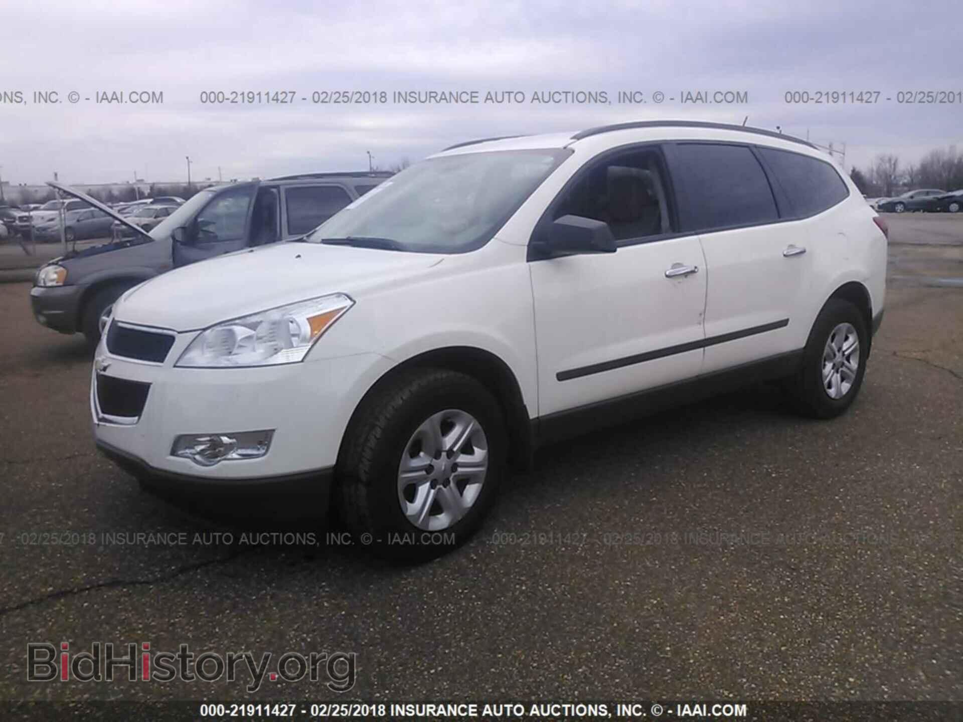 2012 Chevrolet Traverse - VIN: 1GNKREED2CJ369116 - Фото 2