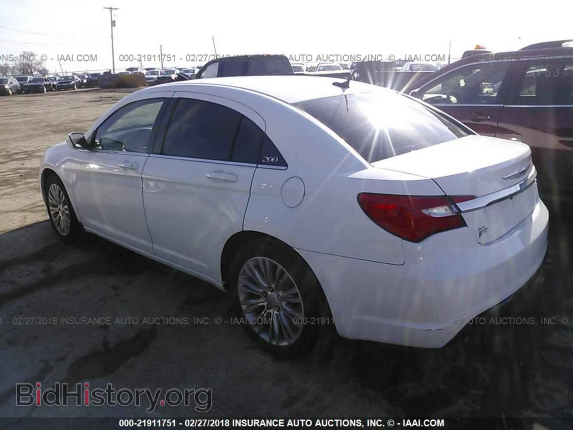 2013 Chrysler 200 - VIN: 1C3CCBCG2DN570782 - Photo 3