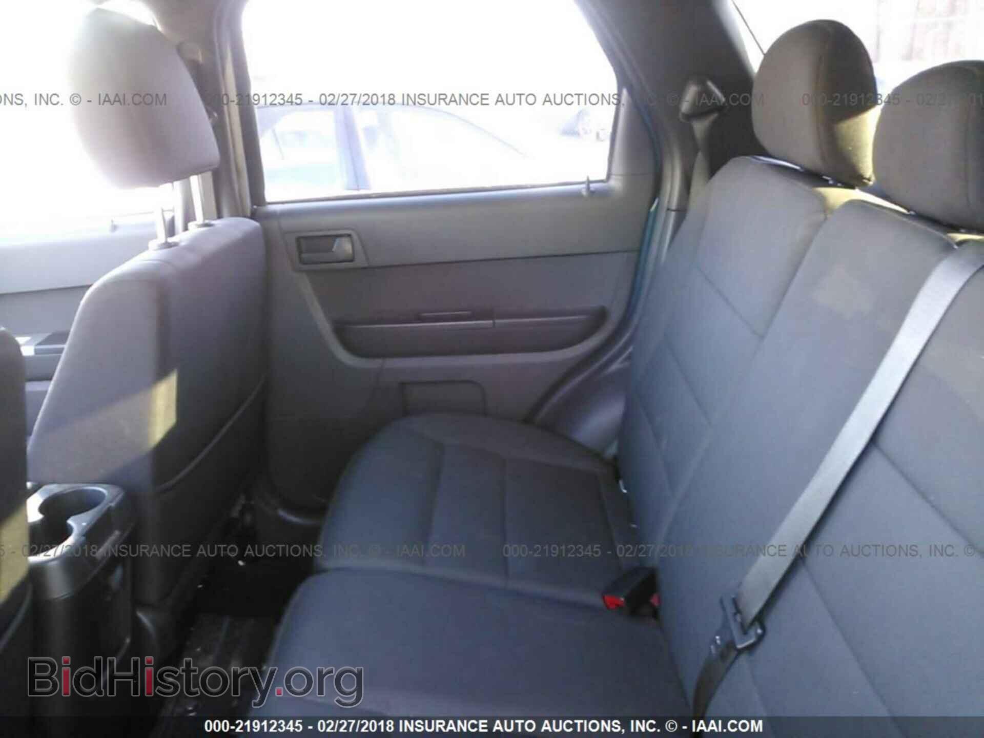 2012 Ford Escape - VIN: 1FMCU0D77CKB75813 - Photo 8