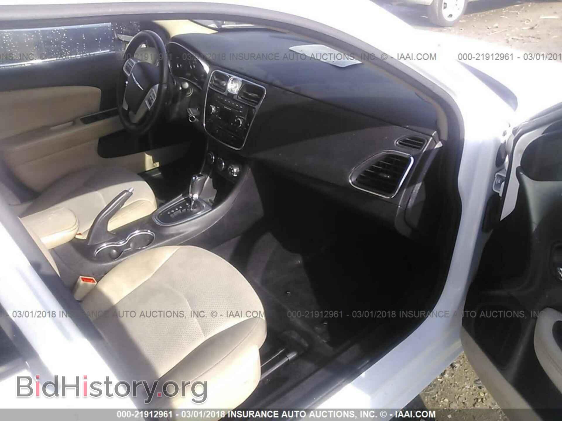 2013 Chrysler 200 - VIN: 1C3CCBBB3DN745322 - Photo 5
