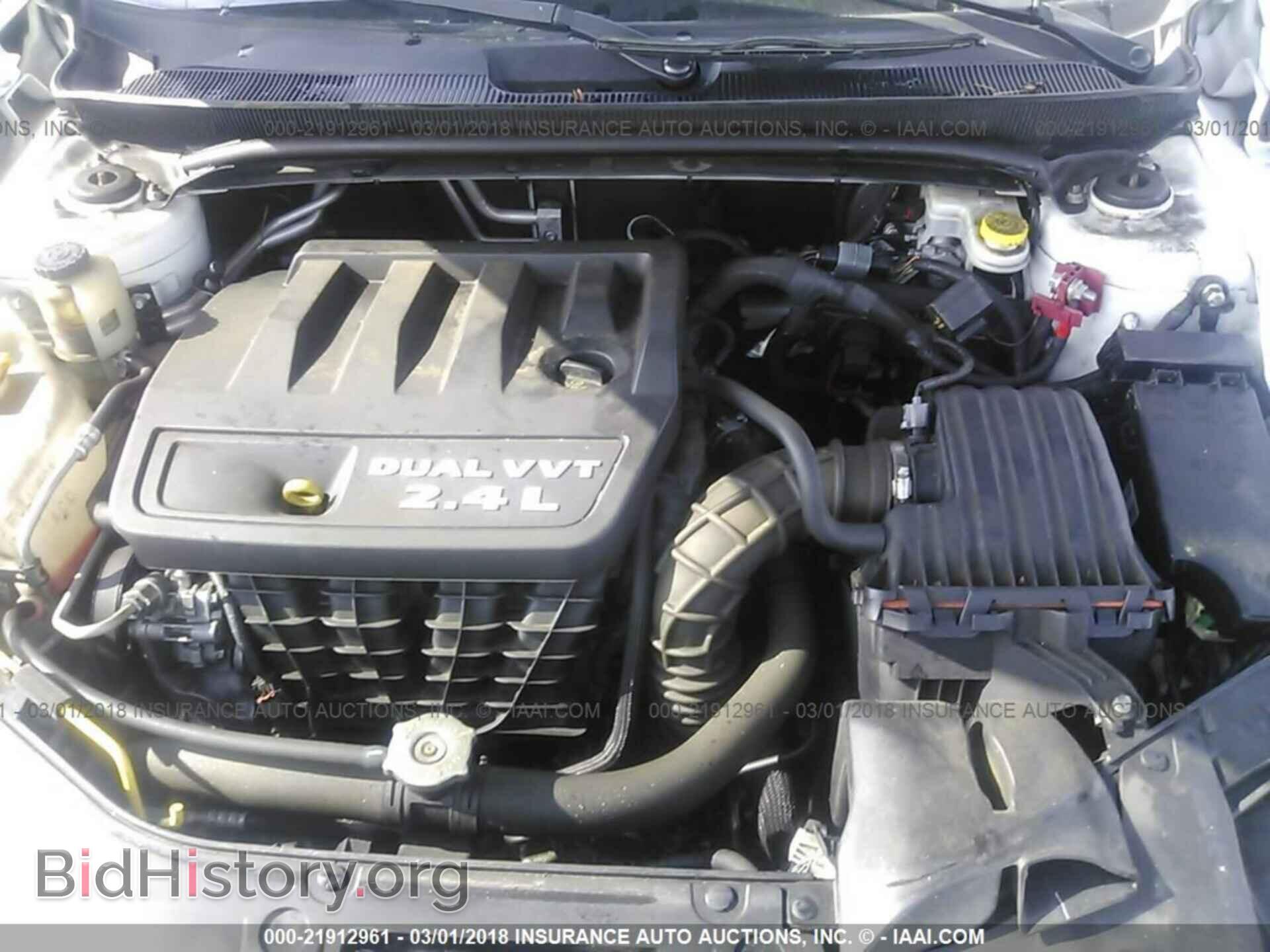 2013 Chrysler 200 - VIN: 1C3CCBBB3DN745322 - Photo 10