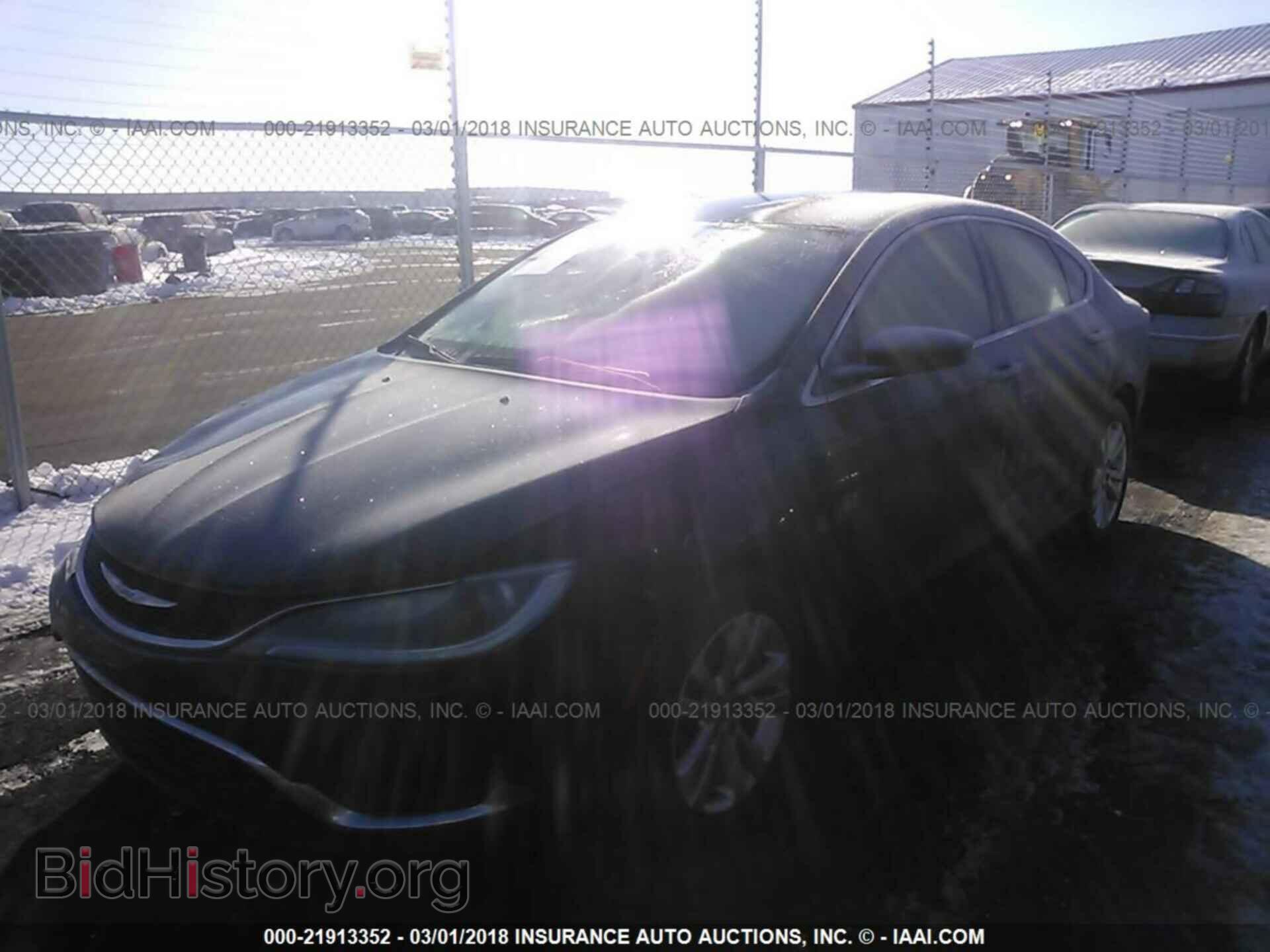 2015 Chrysler 200 - VIN: 1C3CCCABXFN719763 - Photo 2