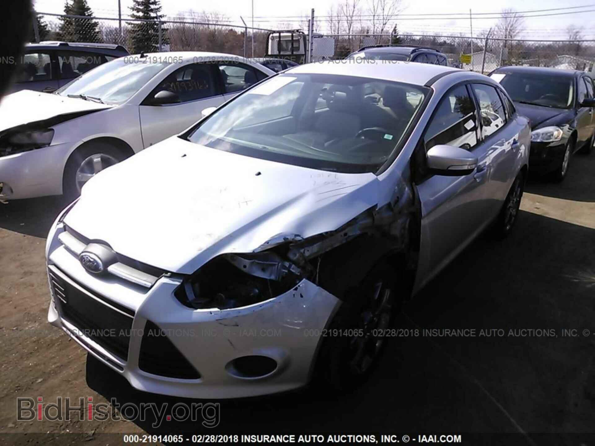 2014 Ford Focus - VIN: 1FADP3F25EL405645 - Фото 2