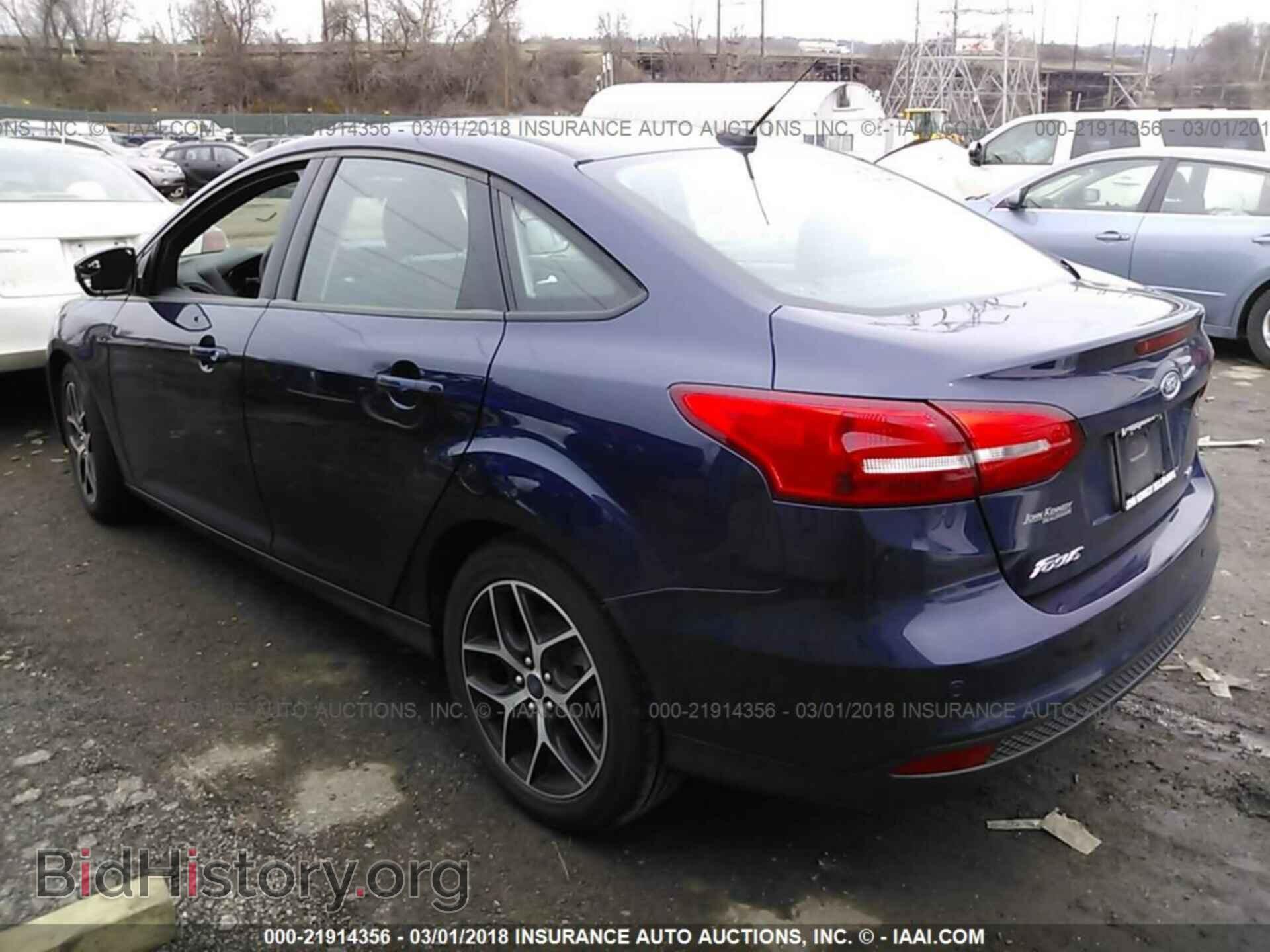 2017 Ford Focus - VIN: 1FADP3H26HL250640 - Photo 3