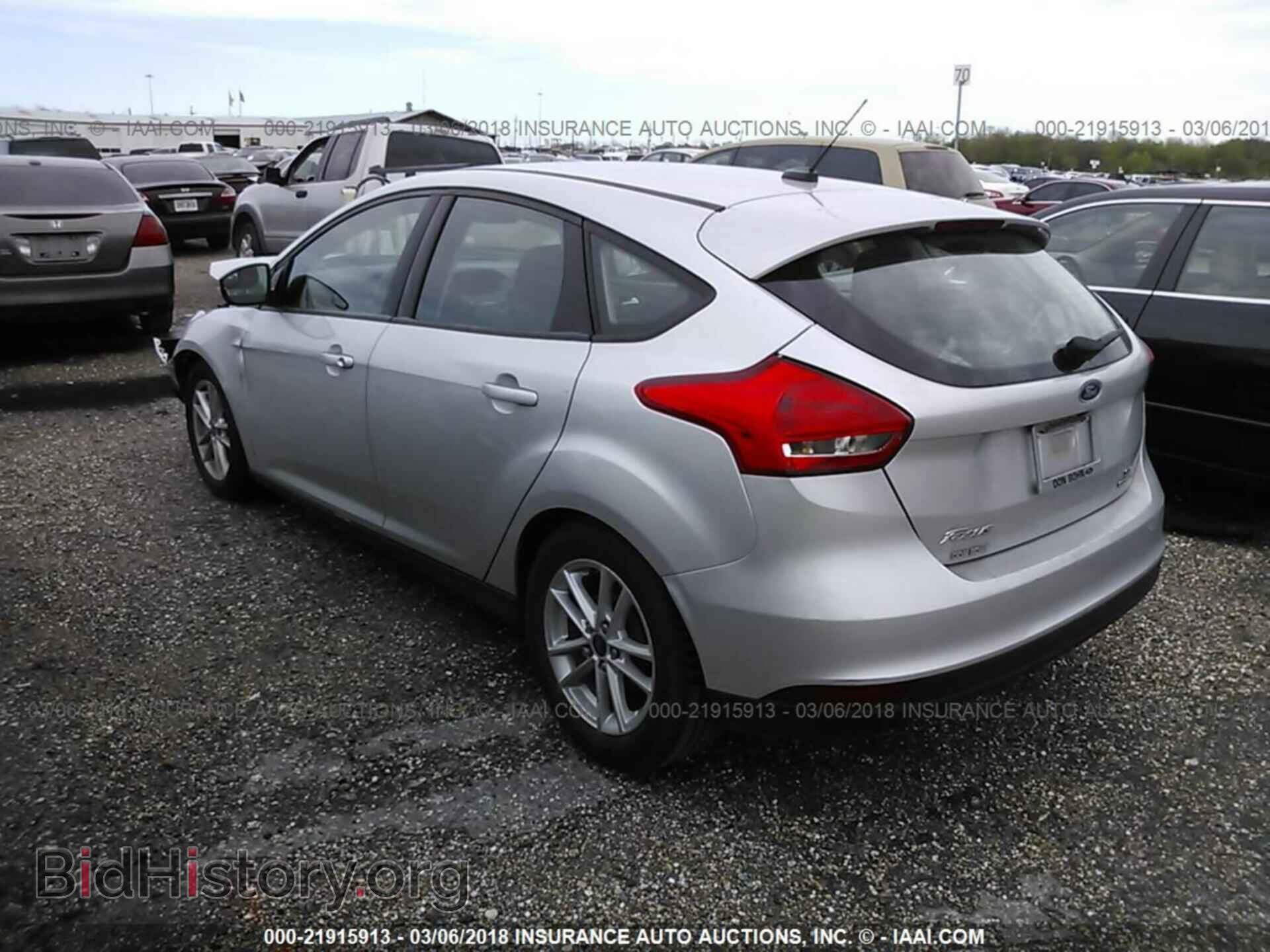 2016 Ford Focus - VIN: 1FADP3K29GL318226 - Photo 3
