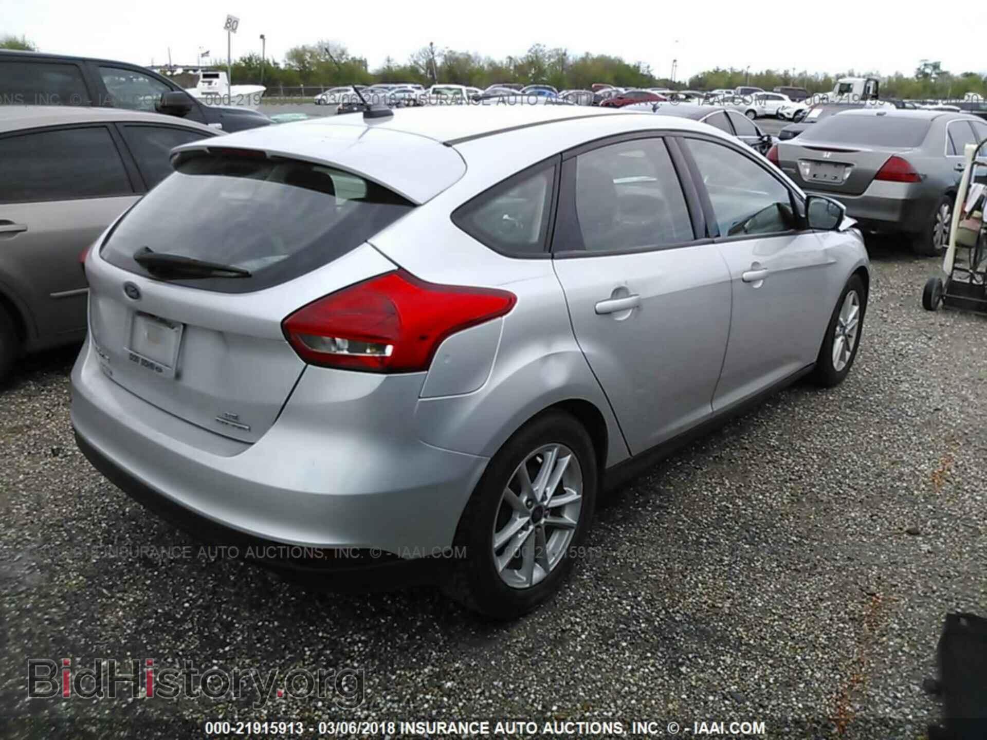 2016 Ford Focus - VIN: 1FADP3K29GL318226 - Photo 4