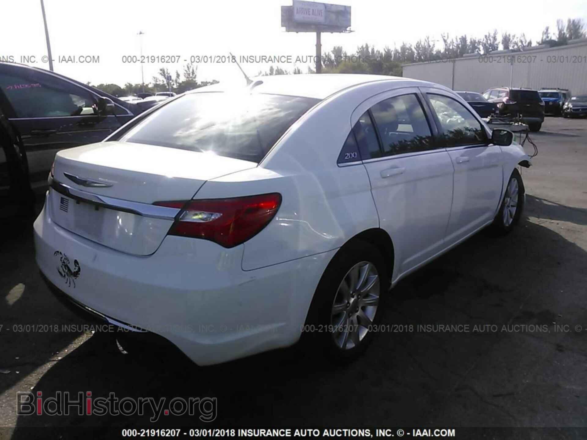 2013 Chrysler 200 - VIN: 1C3CCBBB1DN672788 - Фото 4