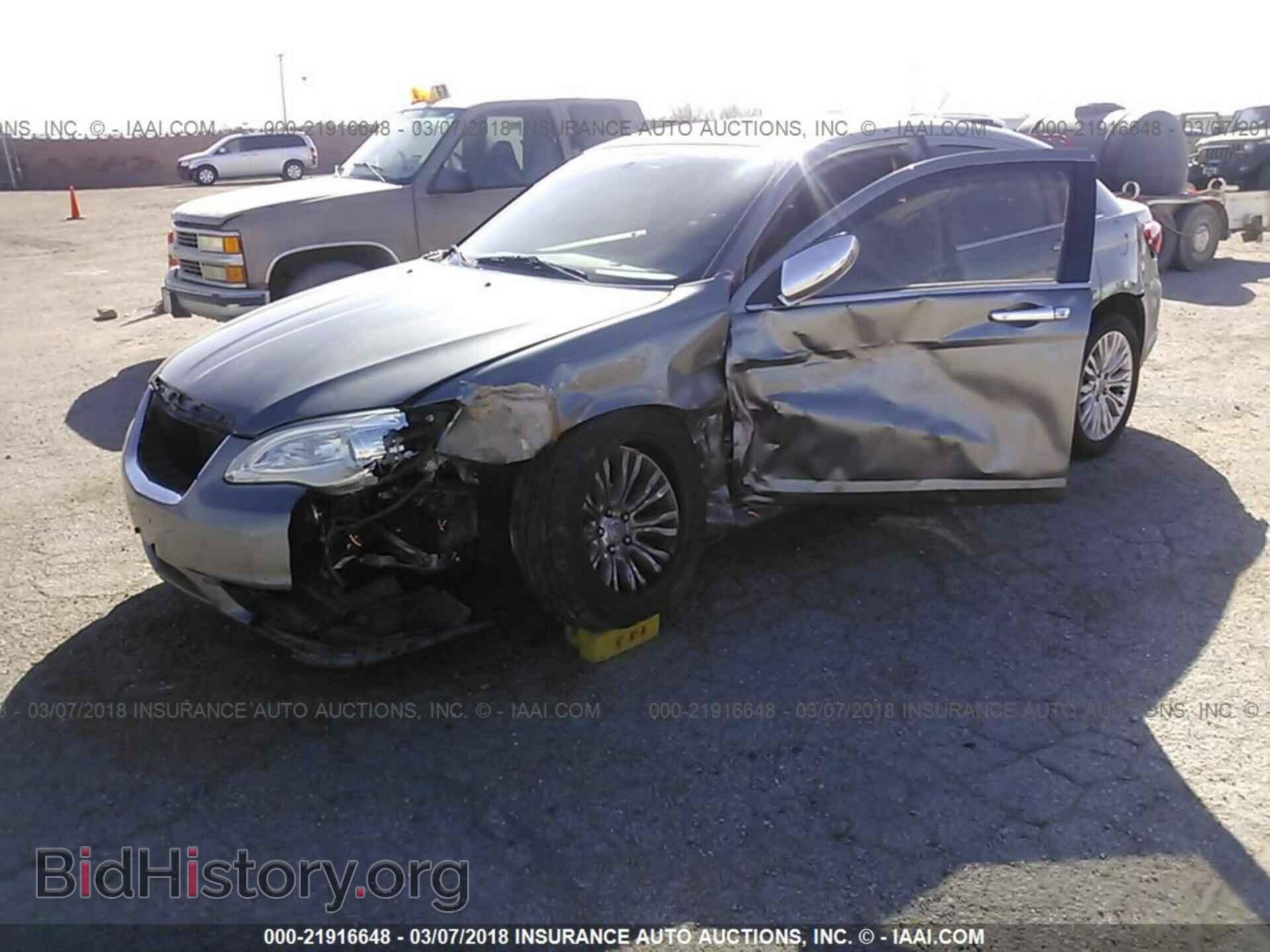 2013 Chrysler 200 - VIN: 1C3CCBCG2DN738016 - Фото 2