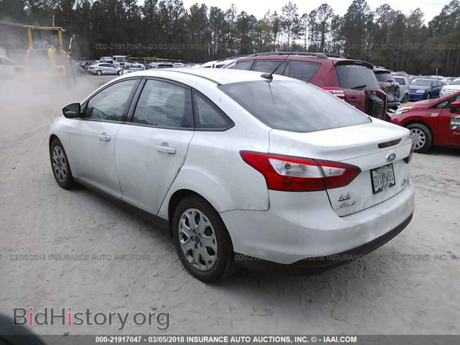 2012 Ford Focus - VIN: 1FAHP3F28CL469502 - Photo 3