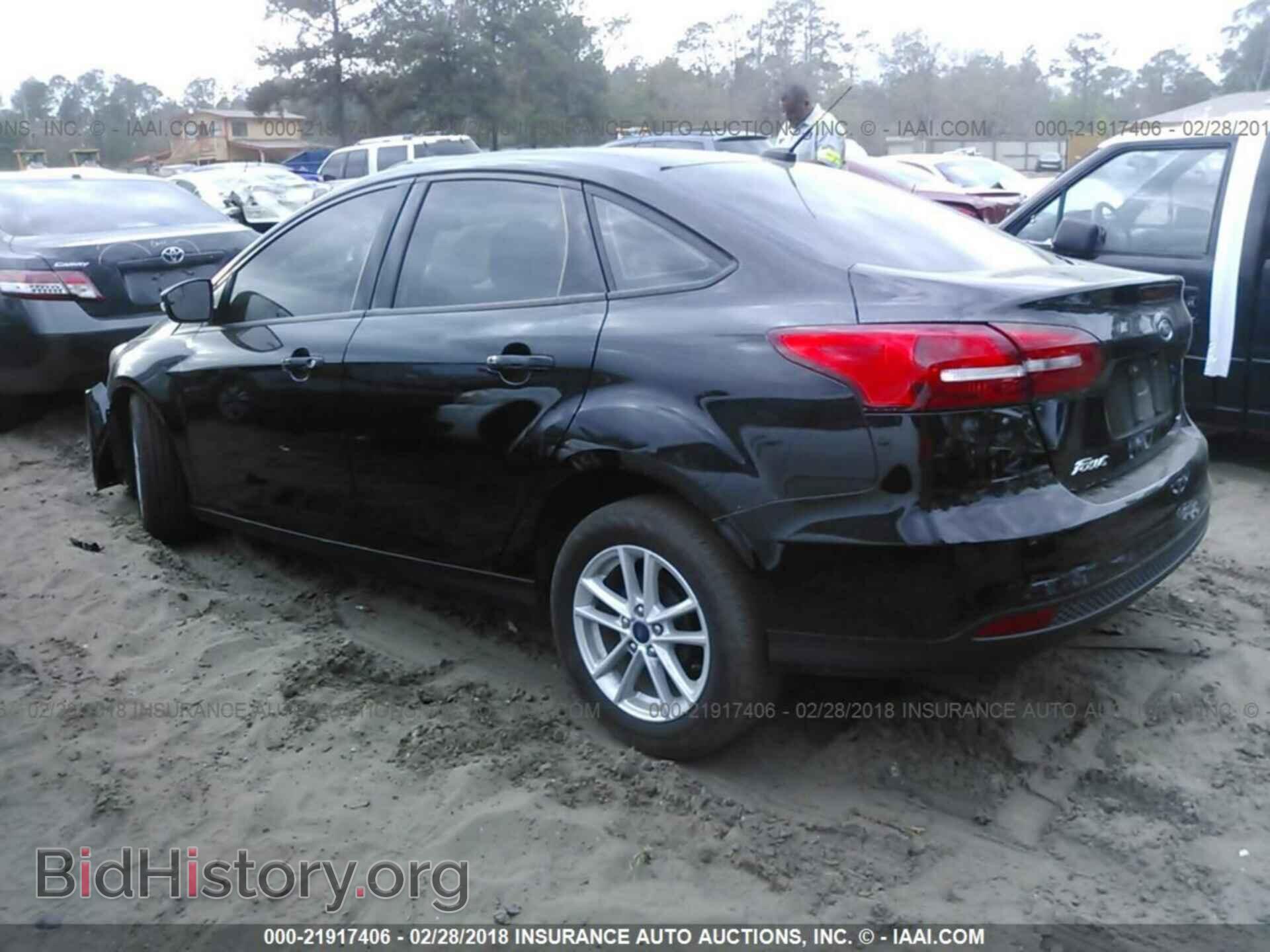 2017 Ford Focus - VIN: 1FADP3F23HL322719 - Photo 3