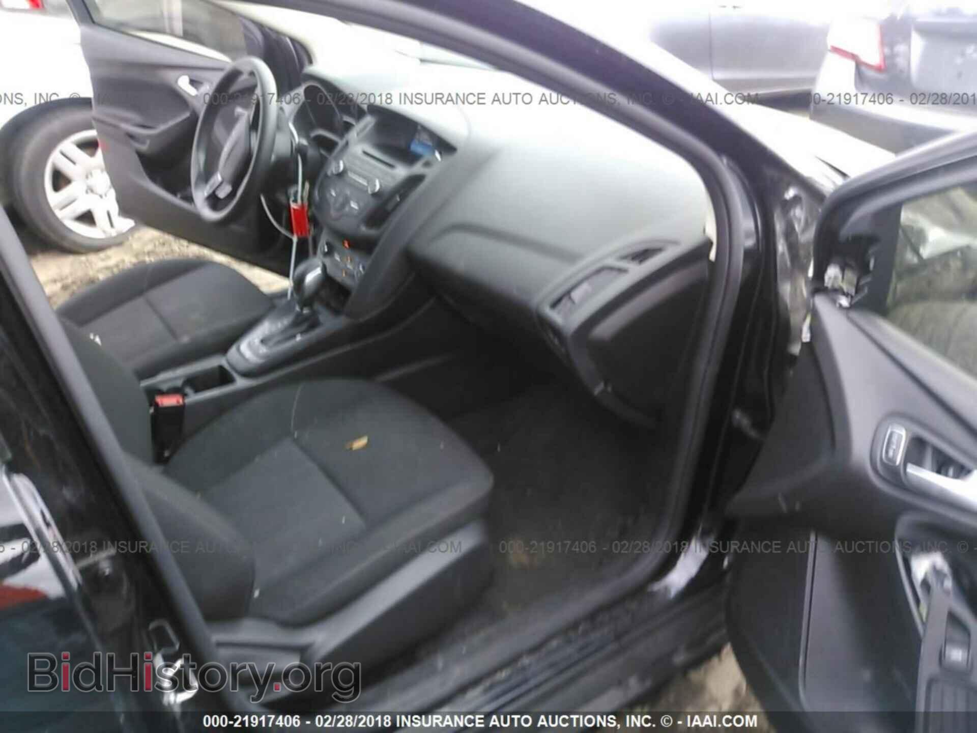 2017 Ford Focus - VIN: 1FADP3F23HL322719 - Photo 5