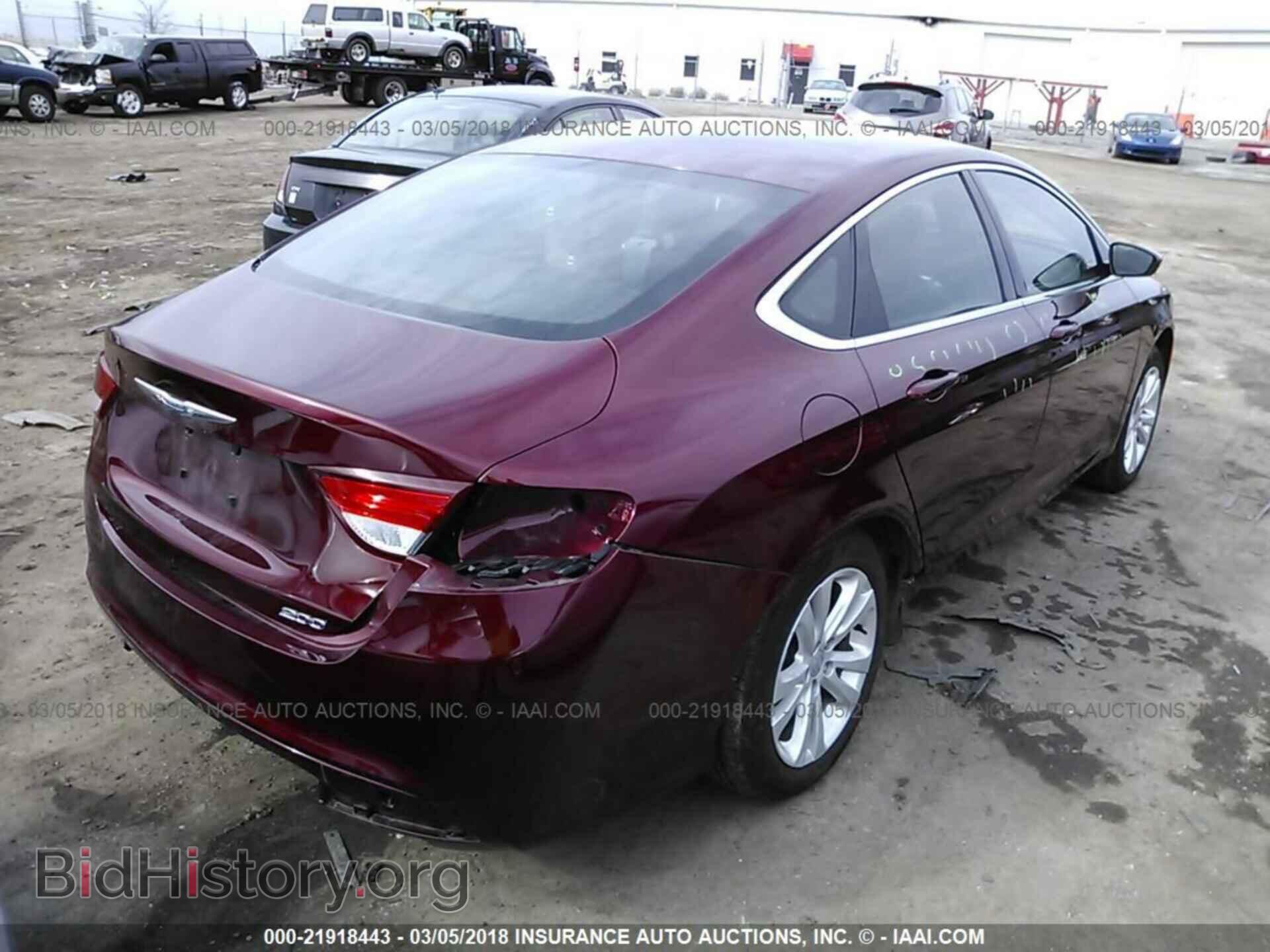 2017 Chrysler 200 - VIN: 1C3CCCFB4HN510952 - Photo 4