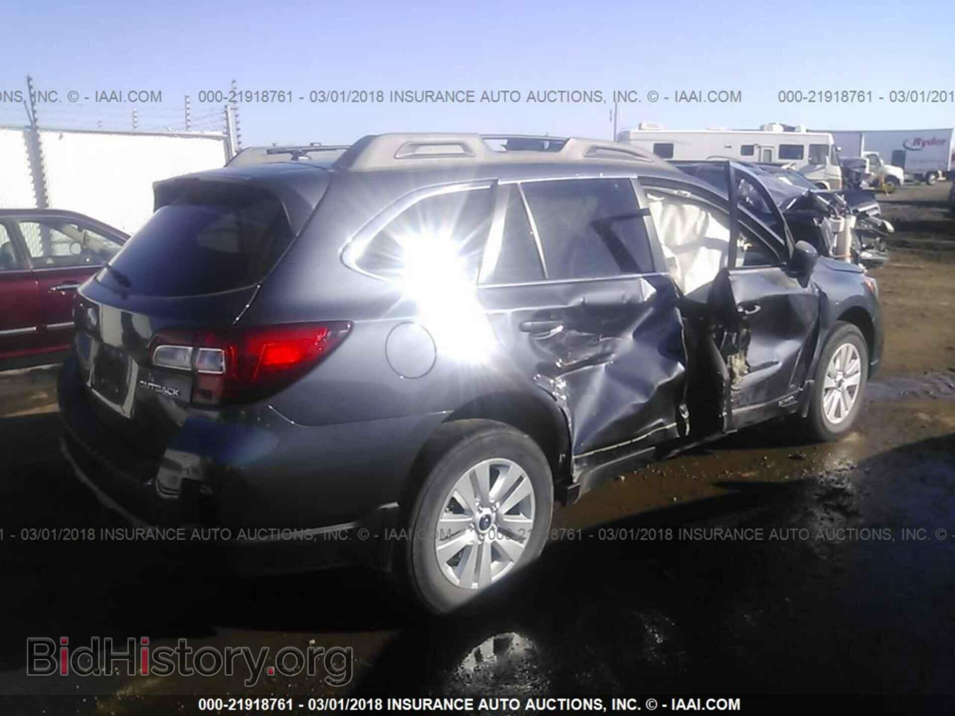 2015 Subaru Outback - VIN: 4S4BSBCC0F3243590 - Photo 4