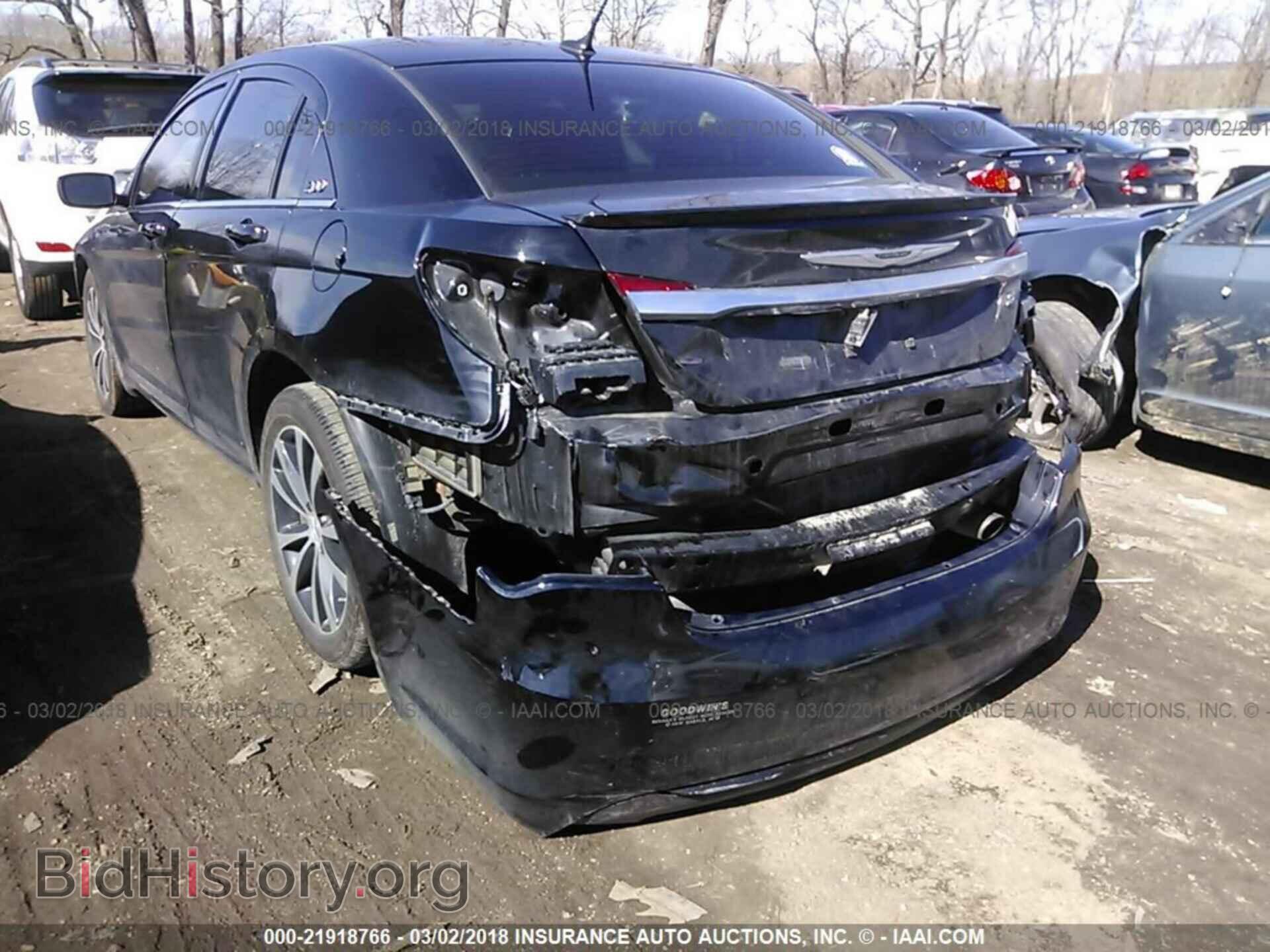 2013 Chrysler 200 - VIN: 1C3CCBCG8DN523952 - Photo 4