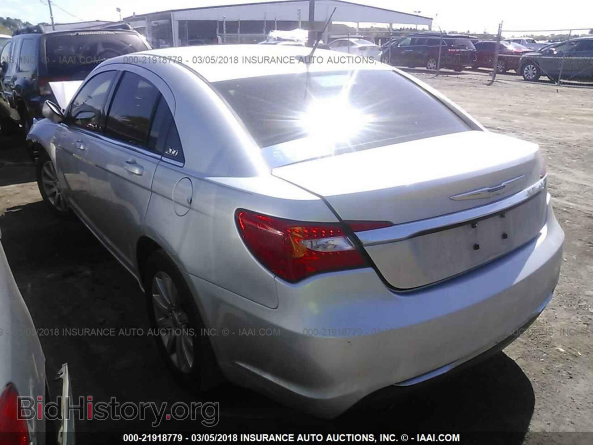 2011 Chrysler 200 - VIN: 1C3BC1FG8BN533010 - Фото 3