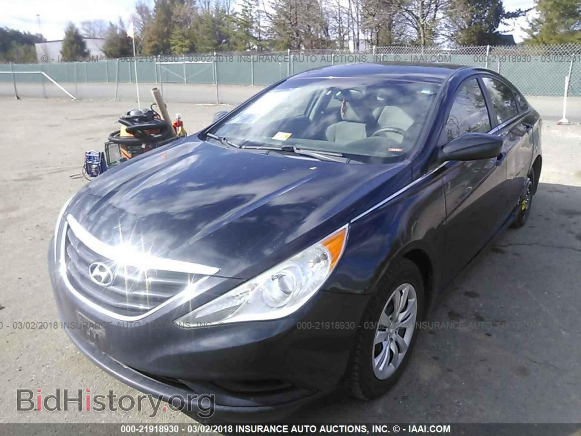 2012 Hyundai Sonata - VIN: 5NPEB4AC4CH371069 - Photo 2